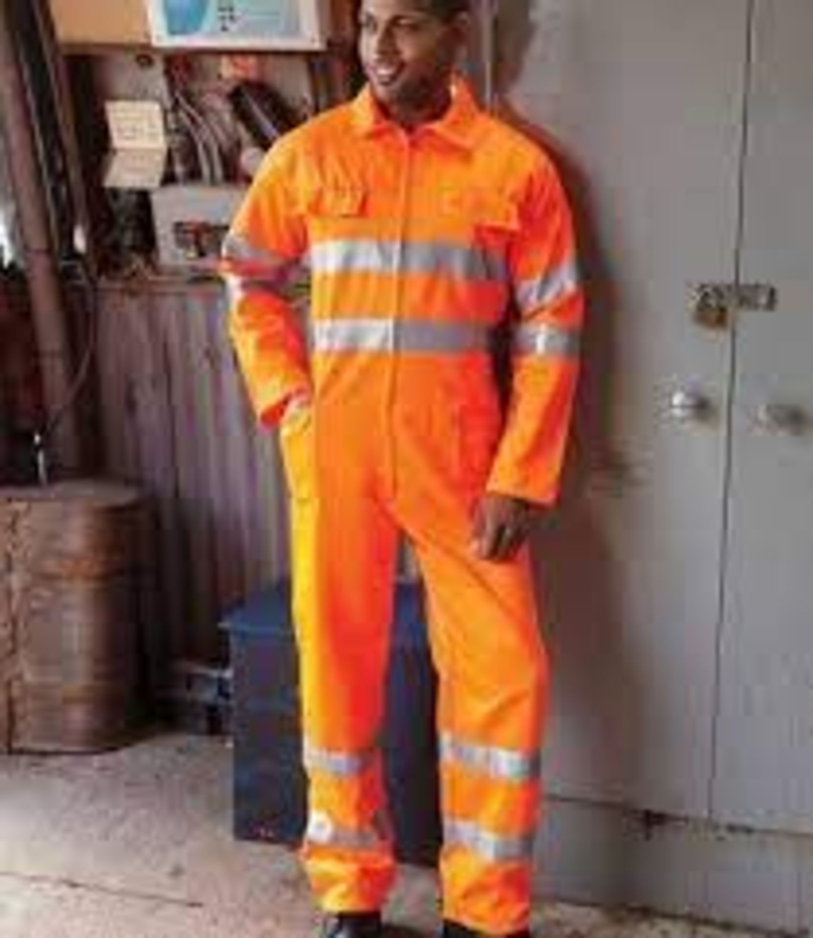 5 X LARGE PALLETS OF ASSORTED WORKWEAR STOCK. PALLETS MAY INCLUDE ITEMS SUCH AS: HI-VIZ JACKETS,