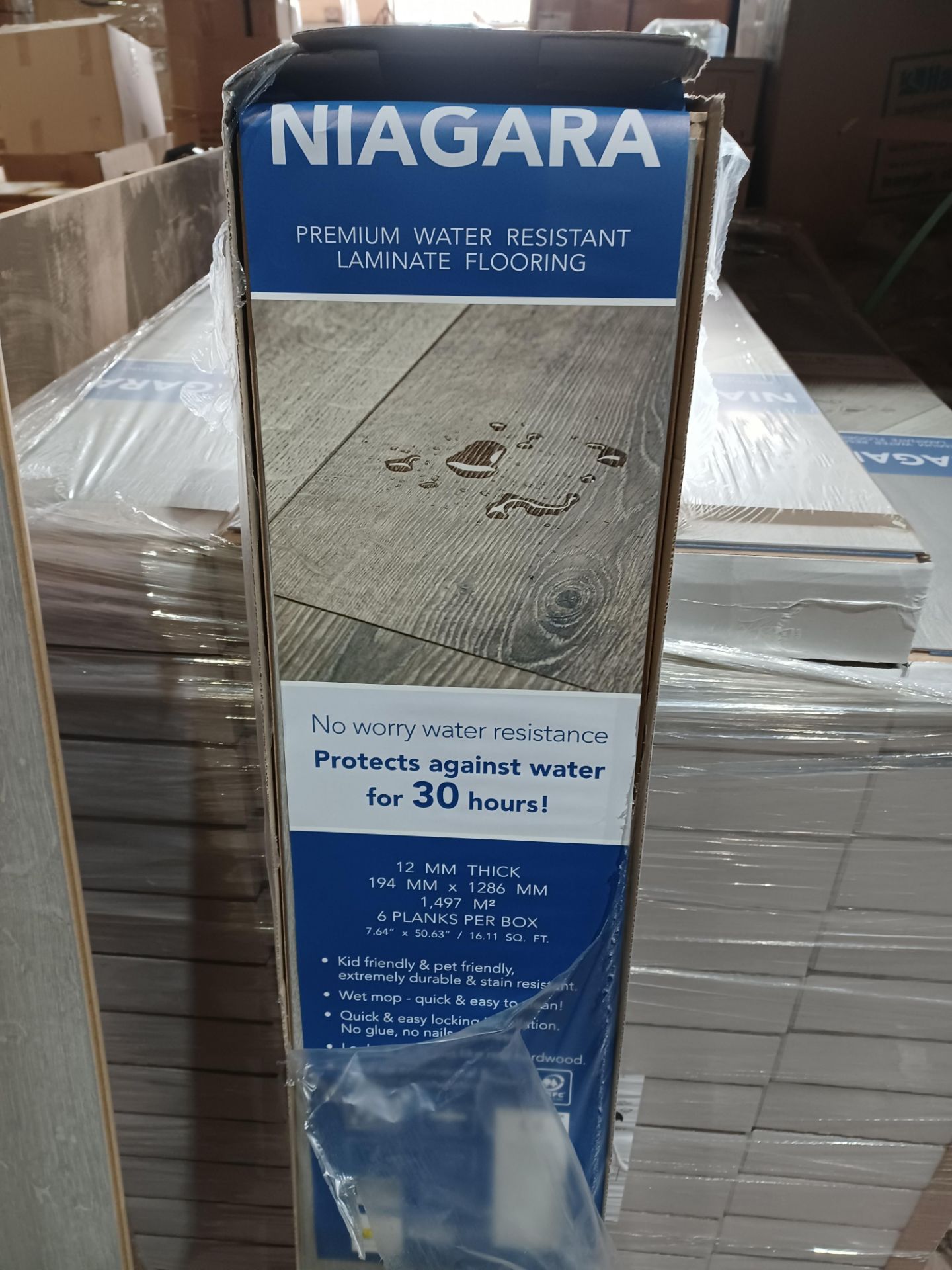 10 x NEW SEALED PACKS OF NIAGRA MONTANA GREY OAK EFFECT PREMIUM WATER RESISTANT LAMINATE FLOORING. - Image 4 of 4