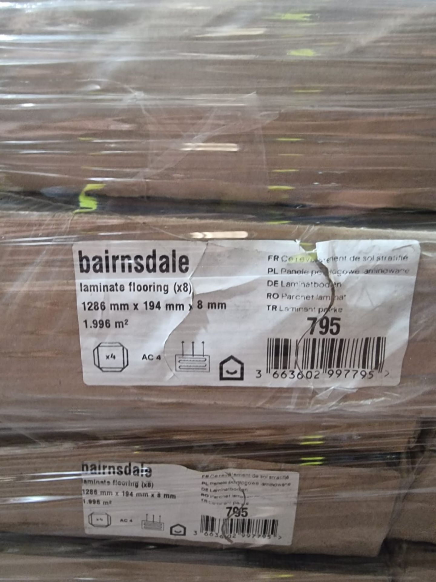 PALLET TO CONTAIN 20 X PACKS OF BAINSDALE DARK GREY WOOD LAMINATE FLOORING. EACH PACK CONTAINS 1. - Image 2 of 3