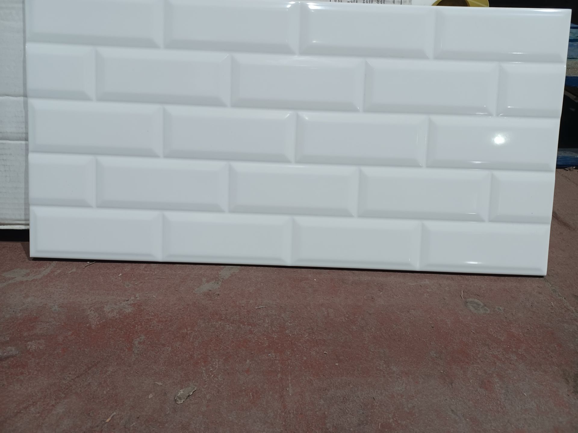 PALLET TO CONTAIN 30 X NEW PACKS OF Johnson Tiles DEVOL GLOSSY WHITE 600x300mm Wall Tiles (