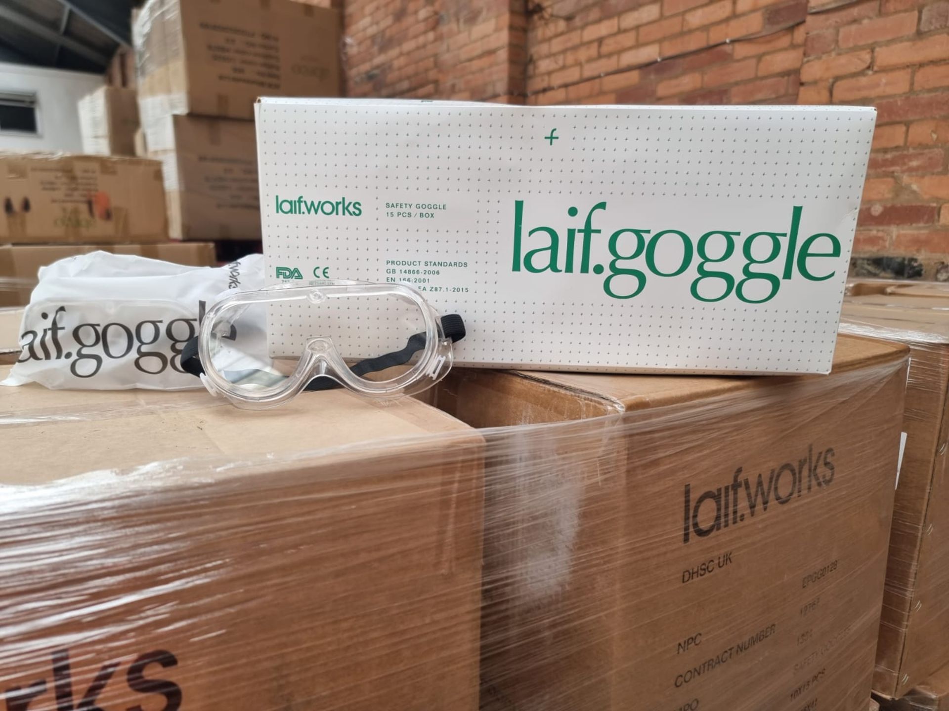PALLET TO CONTAIN 2,150 x NEW & PACKAGED LIAF WORKS SAFETY GOGGLES. RRP £9.50 EACH, GIVING THIS