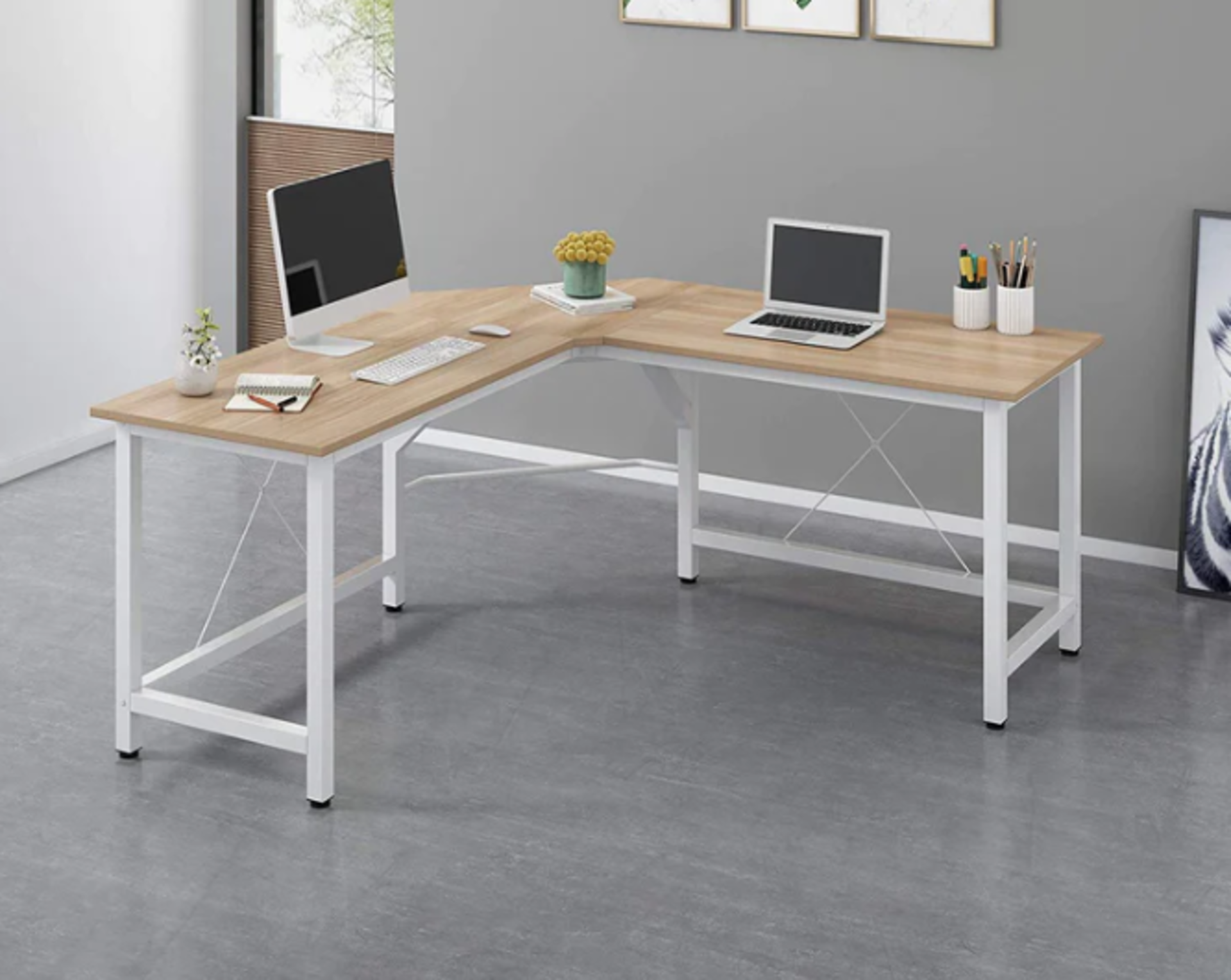 Munich L-Shaped Corner Desk in White. Rrp £246.99. Size: W 150 cm x D 150 cm x H 73 cm.
