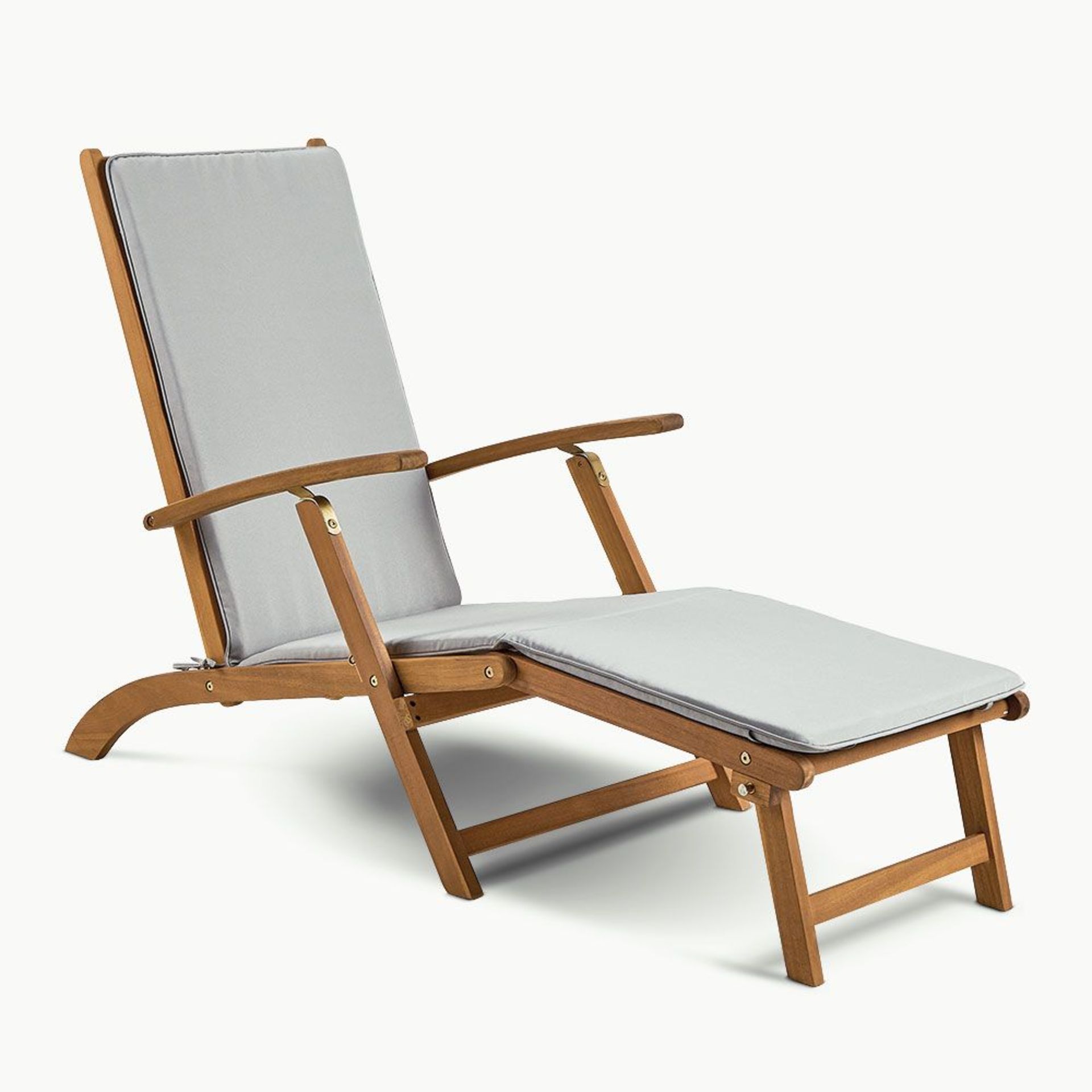 Grey Sun Lounger Chair With Cushion. - BI. Enhance your outdoor space with this charming steamer