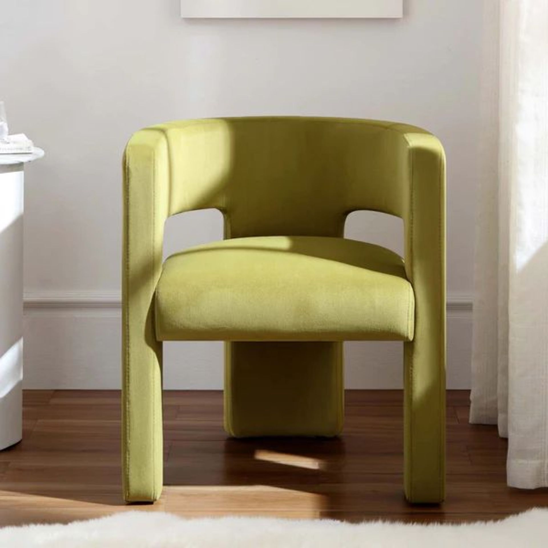 Greenwich Olive Green Velvet Dining Chair. - BI. RRP £219.99. Our beautiful Greenwich chair features