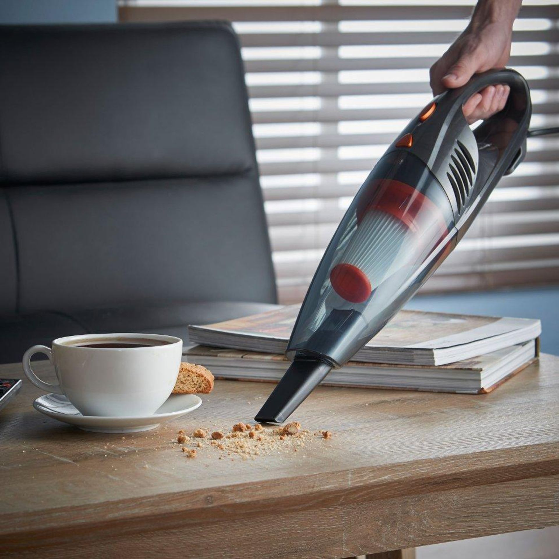 2 in 1 Stick Vacuum 600W - Grey Luxury 2 in 1 Stick VacuumDonâ€™t struggle with large, heavy - Image 3 of 6