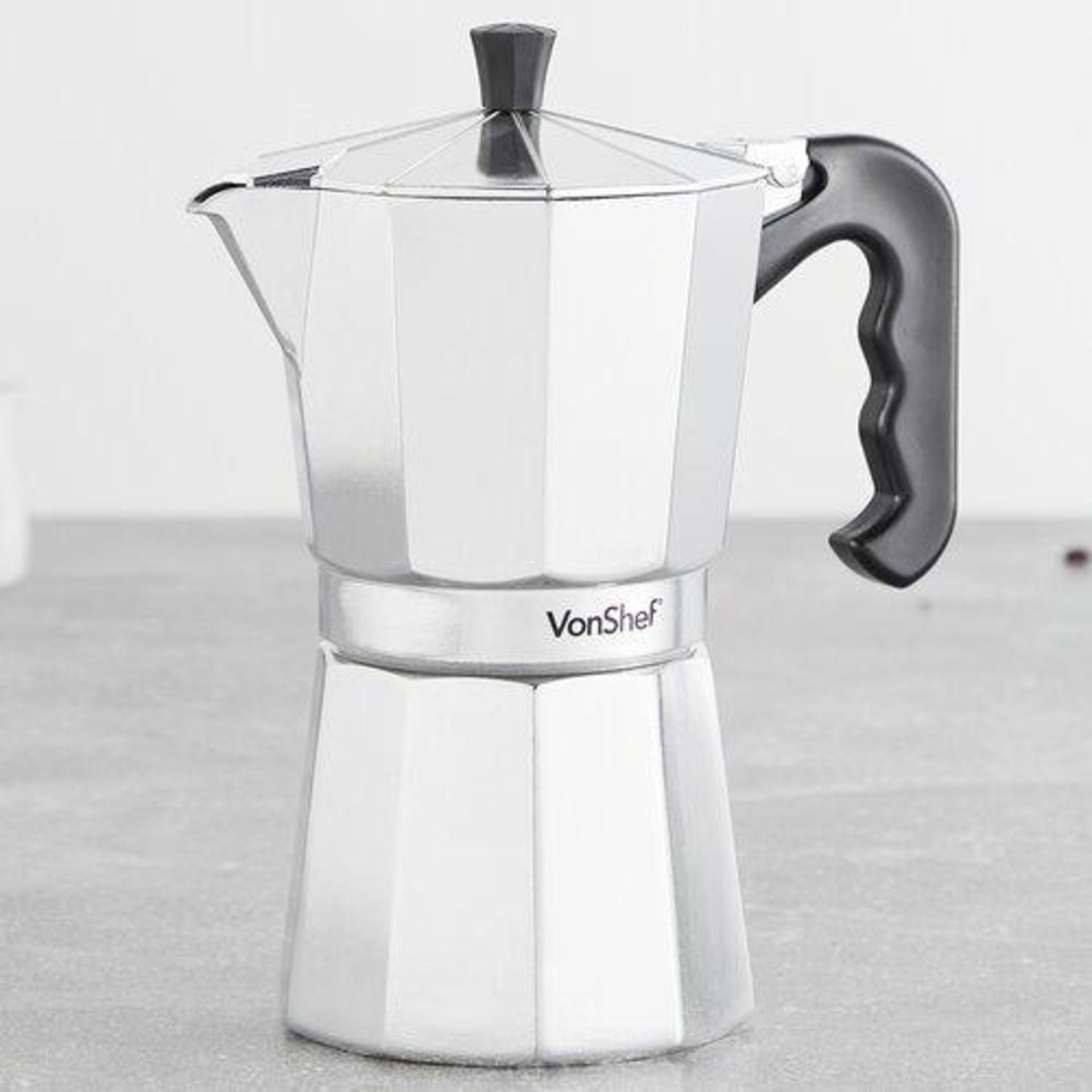 9 Cup Espresso Maker Master the art of authentic espresso coffee with this elegant 450ml stovetop