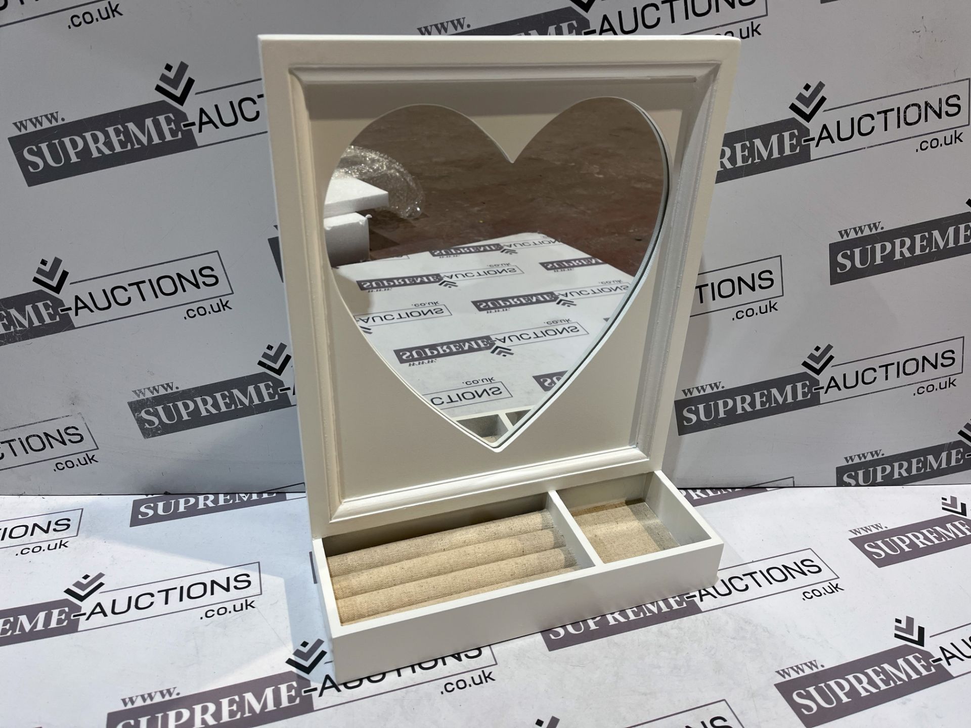 15 X BRAND NEW WOODEN HEART MIRROR SETS WITH JEWELLERY STORAGE R15-11