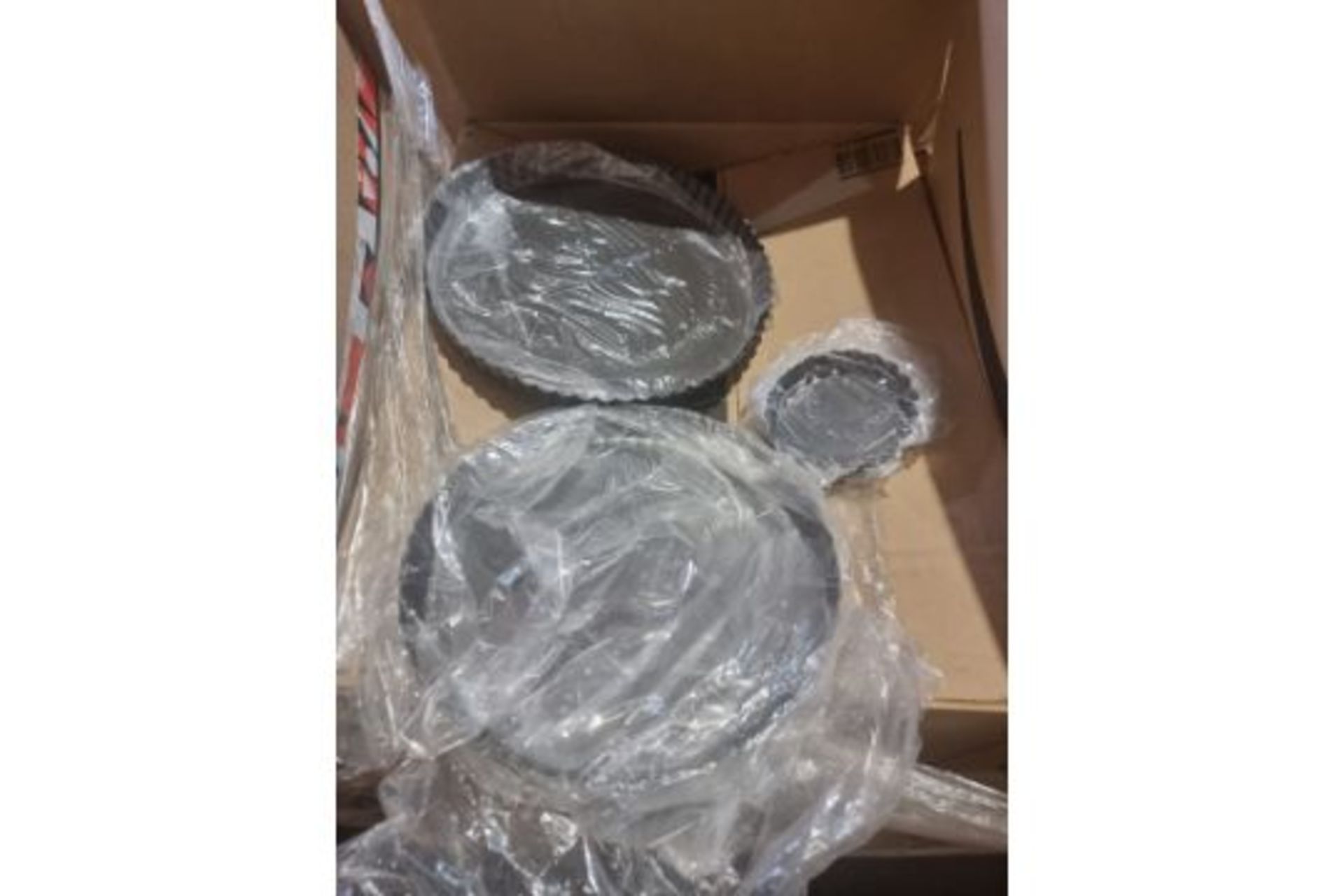TRADE LOT TO CONTAIN 100 x MIXED BRAND NEW AMAZON OVERSTOCK ITEMS. ITEMS ARE PICKED RANDOMLY FROM - Image 18 of 29
