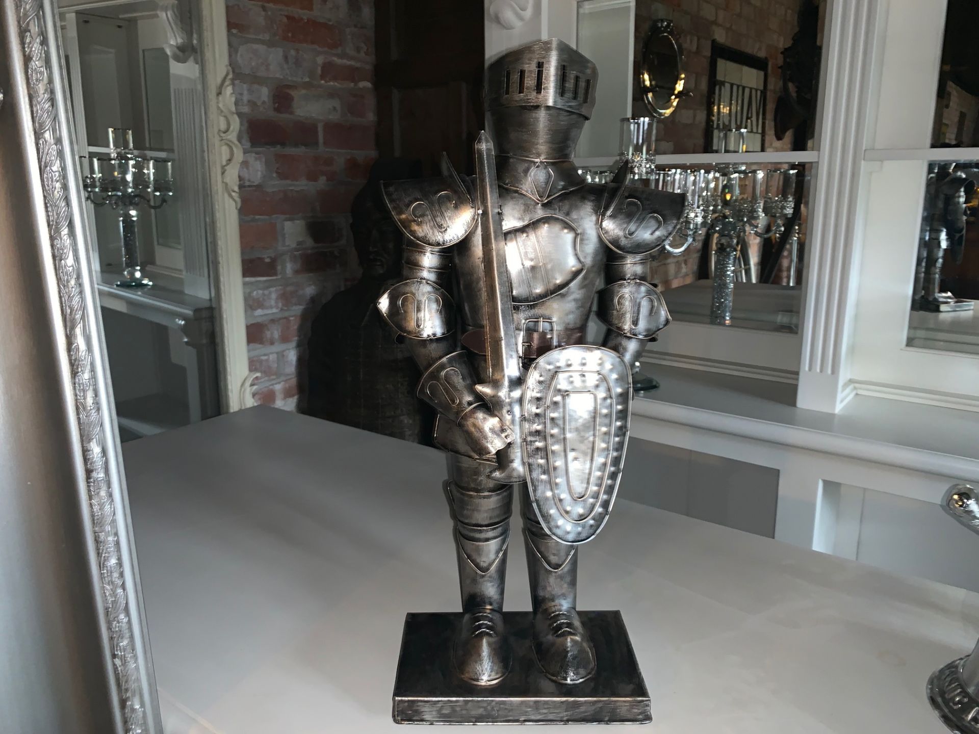 METAL TABLE TOP SUIT OF ARMOUR