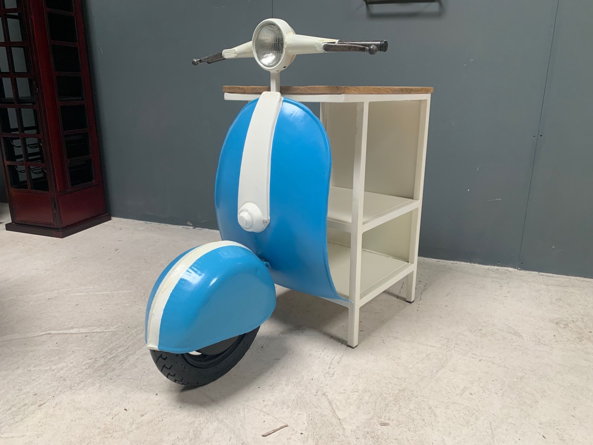 BRAND NEW BOXED BLUE AND WHITE VINTAGE RETRO VESPA SIDE TABLES WITH HANDLE BARS + WHEEL - Image 2 of 4