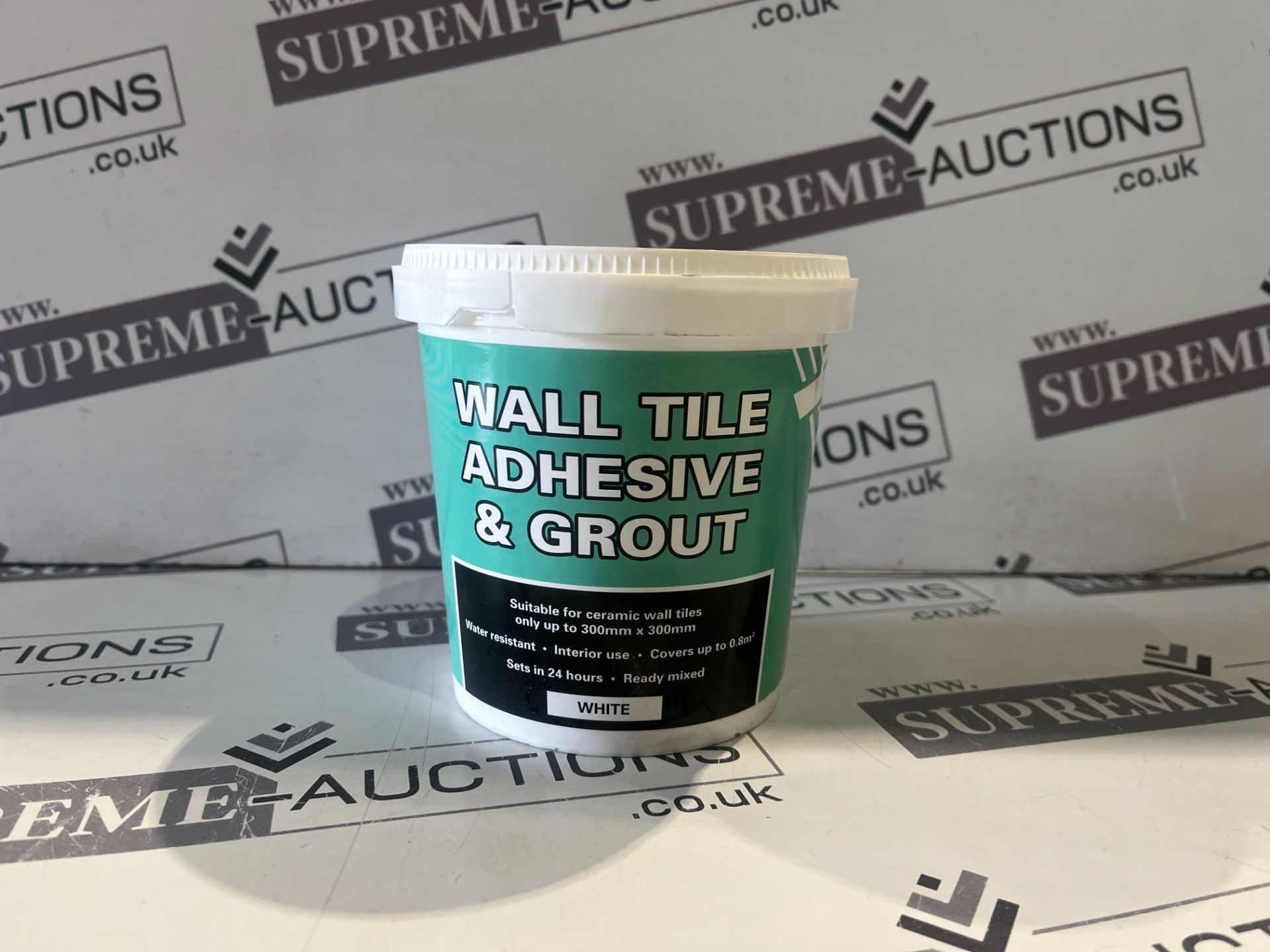 120 X 1KG TUBS OF WALL TILE ADHESIVE & GROUT. SUITABLE FOR CERAMIC WALL TILES. SETS IN 24 HOURS.