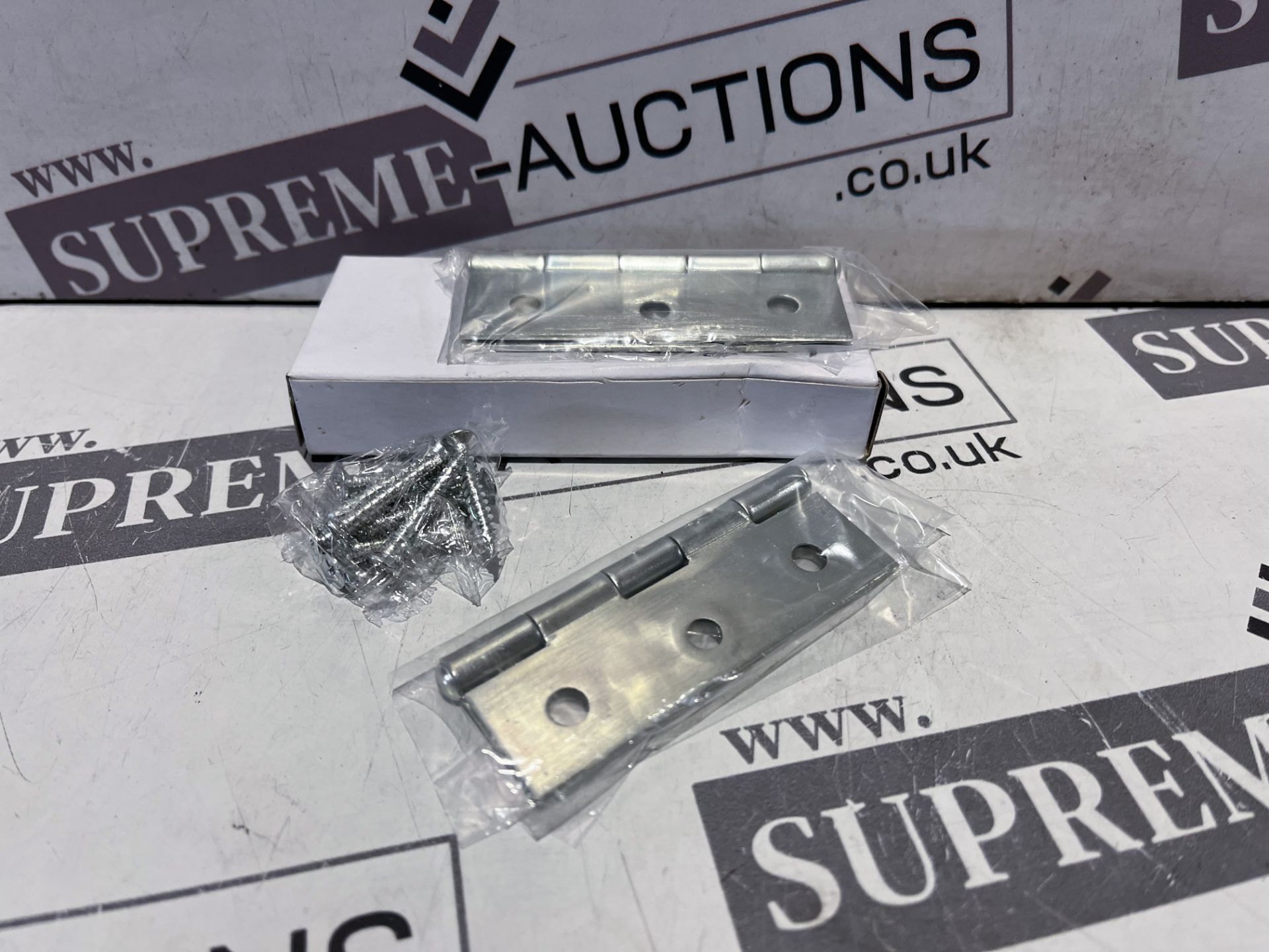 100 X BRAND NEW PAIRS OF DOOR BRACKETS R8.4