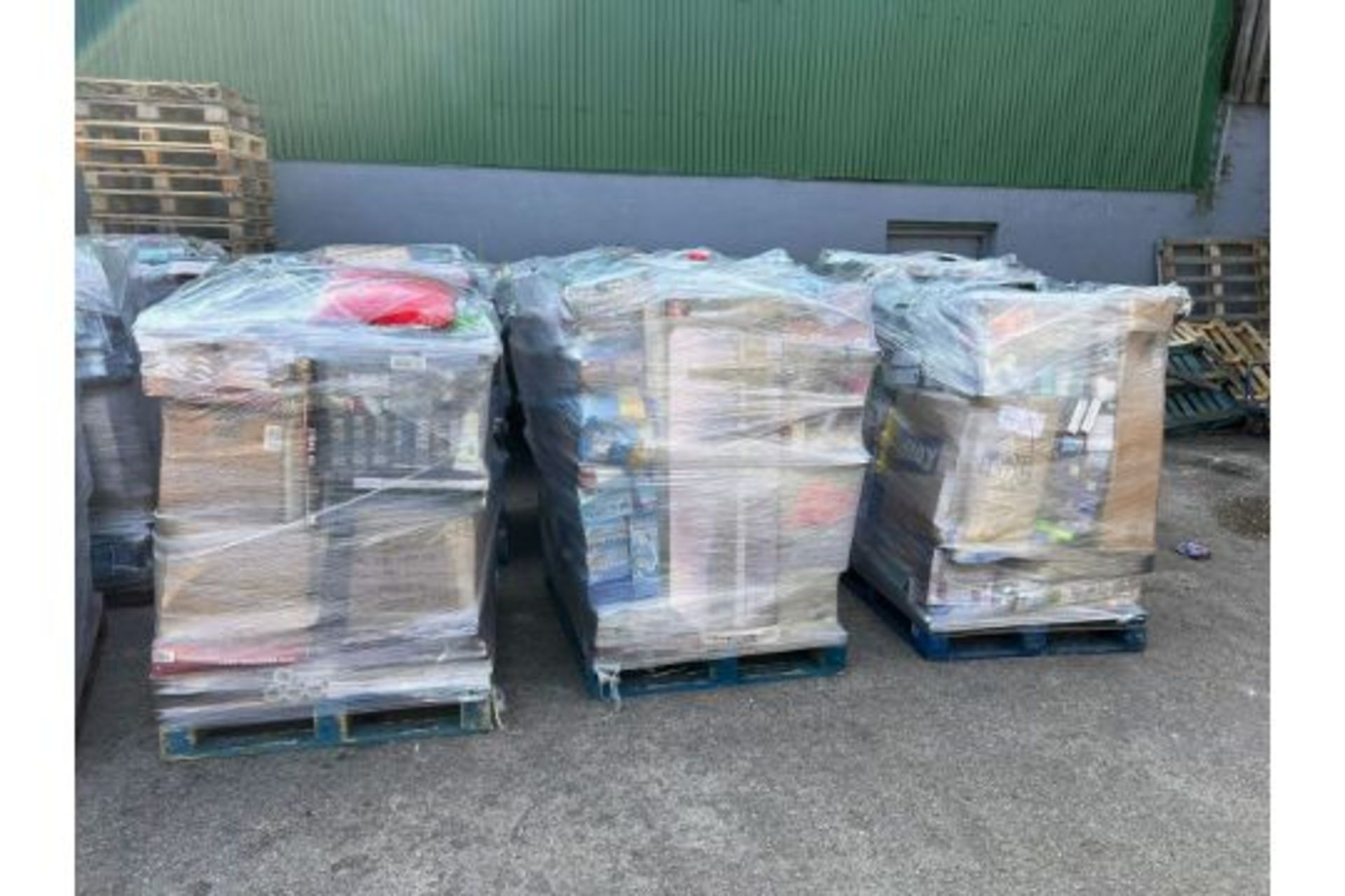Large Pallet of Unchecked End of Line/Damaged Packaging Supermarket Stock. Huge variety of items - Image 10 of 15