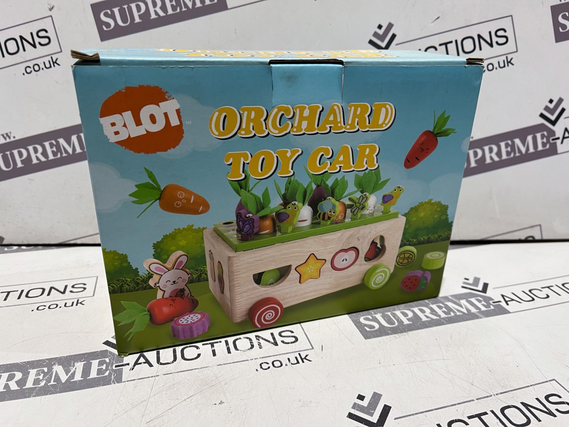 8 X BRAND NEW ORCHARD WOODEN TOY CARS R2.1