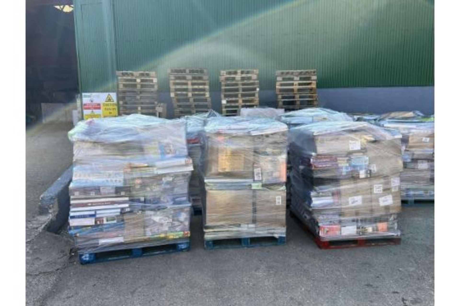 Large Pallet of Unchecked End of Line/Damaged Packaging Supermarket Stock. Huge variety of items - Image 12 of 15