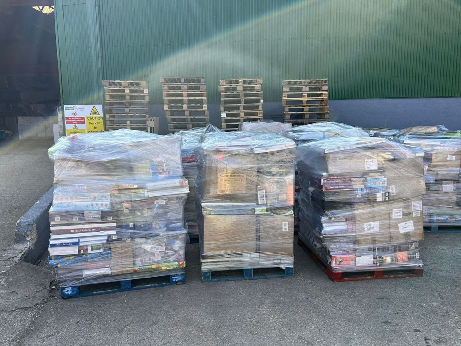 Large Pallet of Unchecked End of Line/Damaged Packaging Supermarket Stock. Huge variety of items - Image 2 of 15
