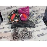 20 PIECE ASSORTED CLOTHING LOT IN VARIOUS STYLES AND SIZES INCLUDING FINNERY, JOY LONDON ETC R16-8