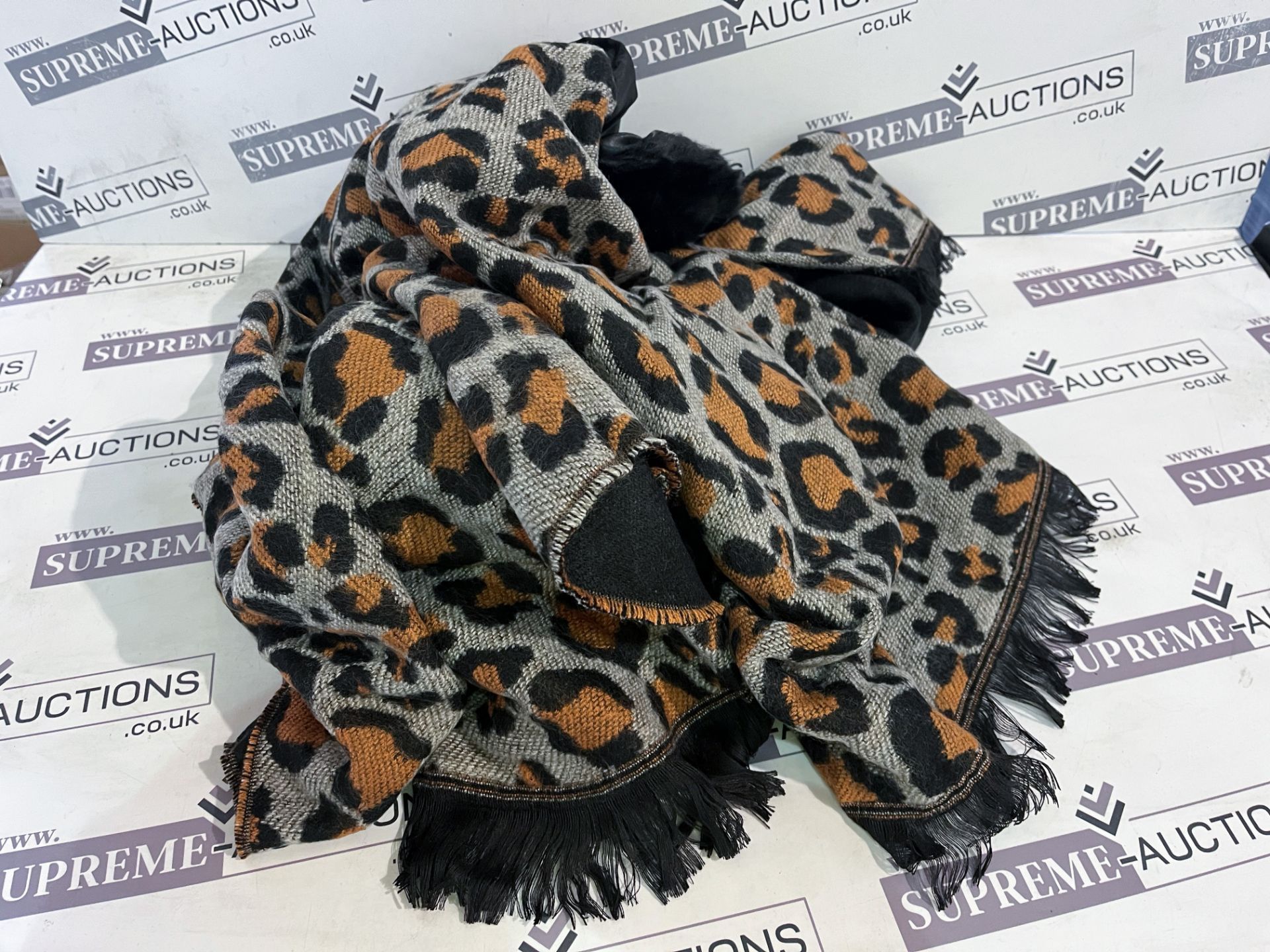 20 X BRAND NEW 5 WAYS ANIMAL LUXURY WRAPS R15-6