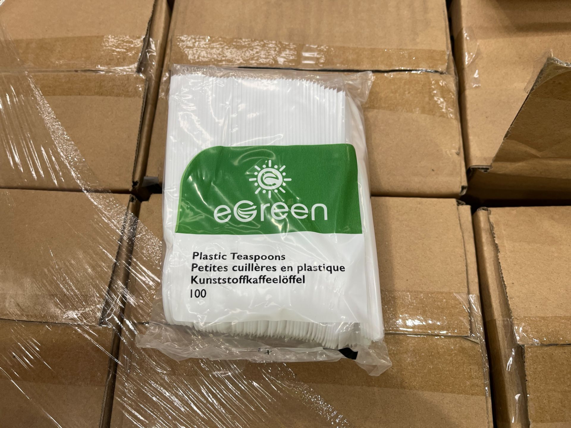 TRADE PALLET TO CONTAIN 2390x BRAND NEW EGREEN Packs Of 100 White Plastic Teaspoons