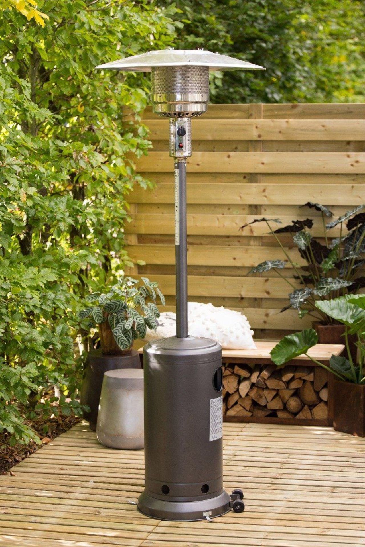 Trade Lot 4 x Brand new The Sunred Sargas GH12B is a stylish patio heater RRP £329. With a height of