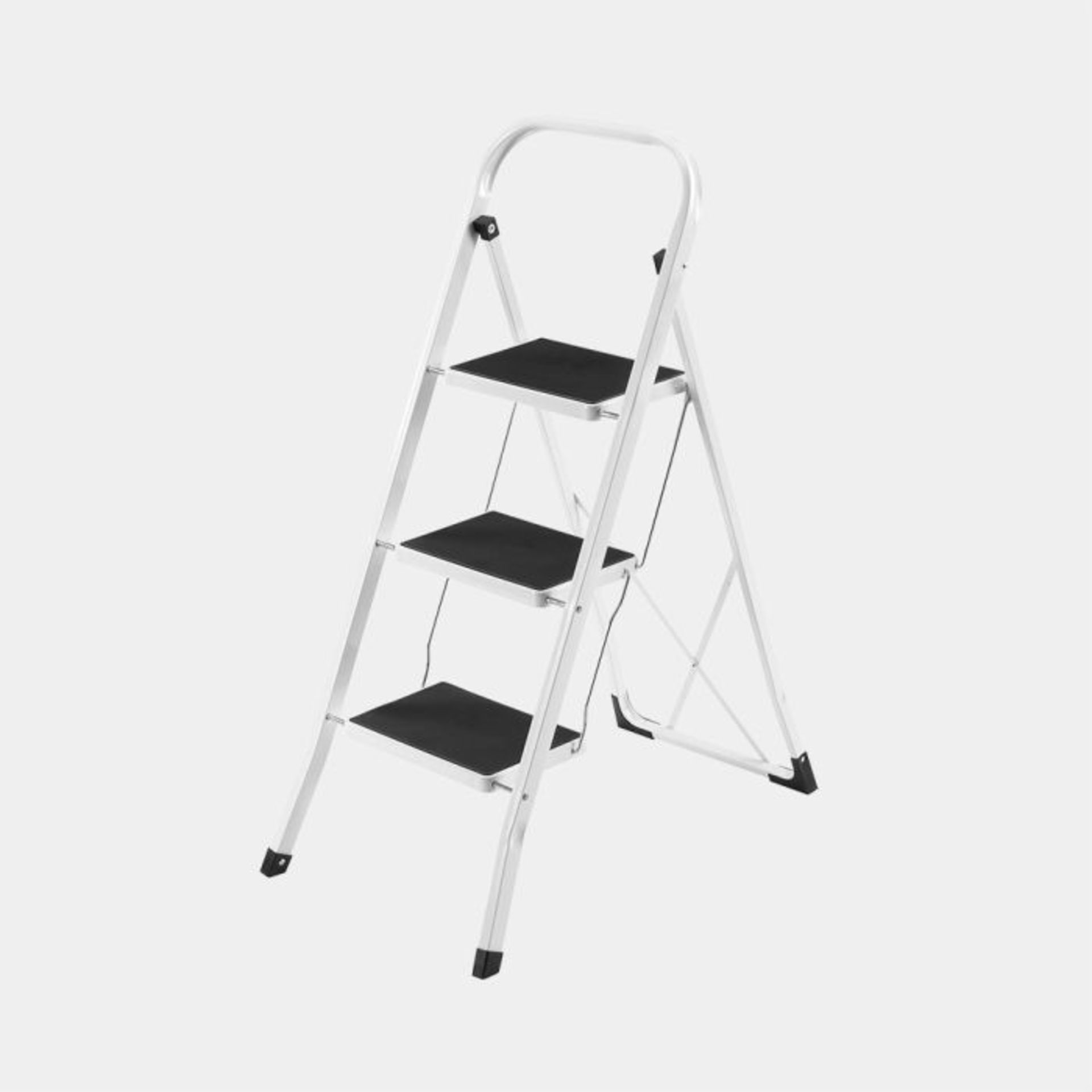 Heavy Duty 3 Step Ladder. - S2.6. Lightweight yet robust steel construction with white powder coated