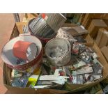 LARGE MIXED DIY PALLET TO INCLUDE LAMPSHADES, WALLPAPER, PLUMBING, TOOLS ETC R13-7