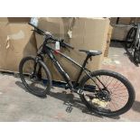 LECTRO ELECTRIC MOUNTAIN BIKE, PLEASE NOTE MISSING BATTERY AND CHARGER R19.5