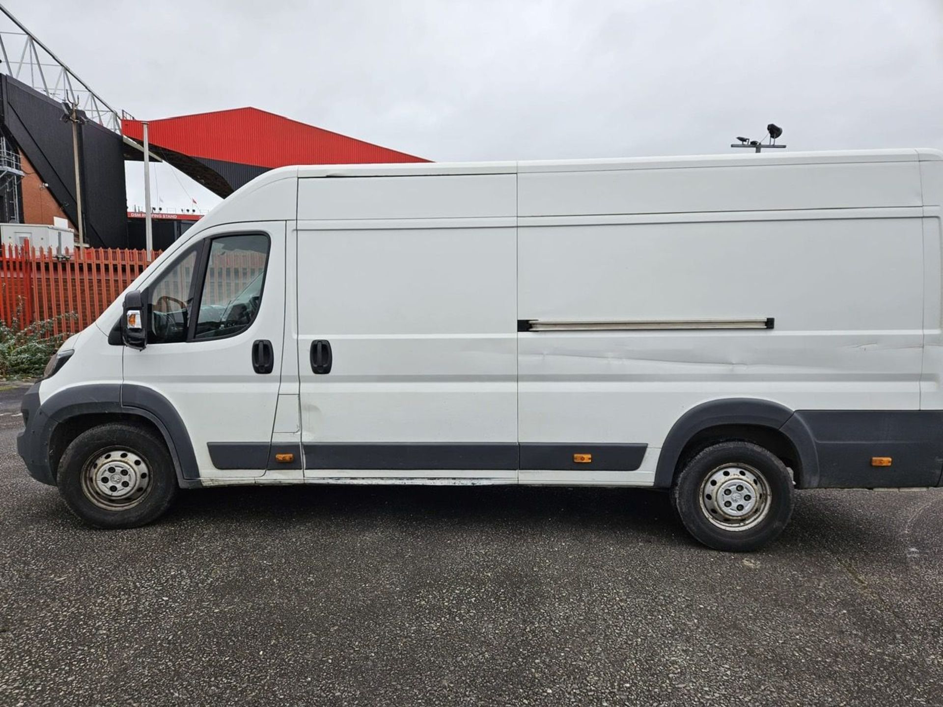 OV66 OSZ PEUGEOT BOXER 435 2.0 BLUEHDI 130 L4 H2 PROFESSIONAL Panel Van.   MOT Expiry: 25/07/2024. - Image 8 of 8