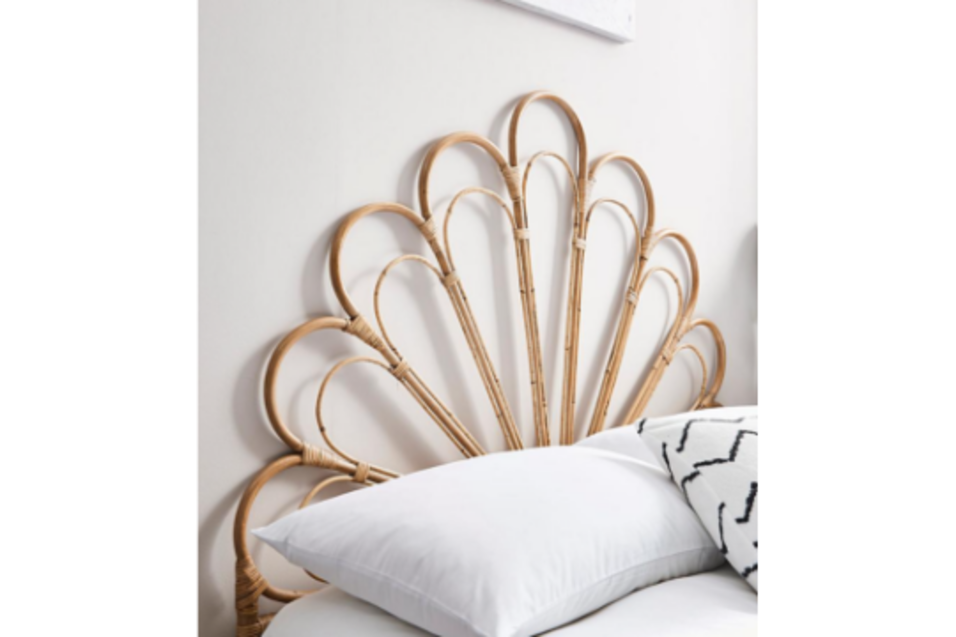 Flores Rattan Headboard Kingsize. -(R51) . RRP £359.00. Bring a natural feel to your bedroom with