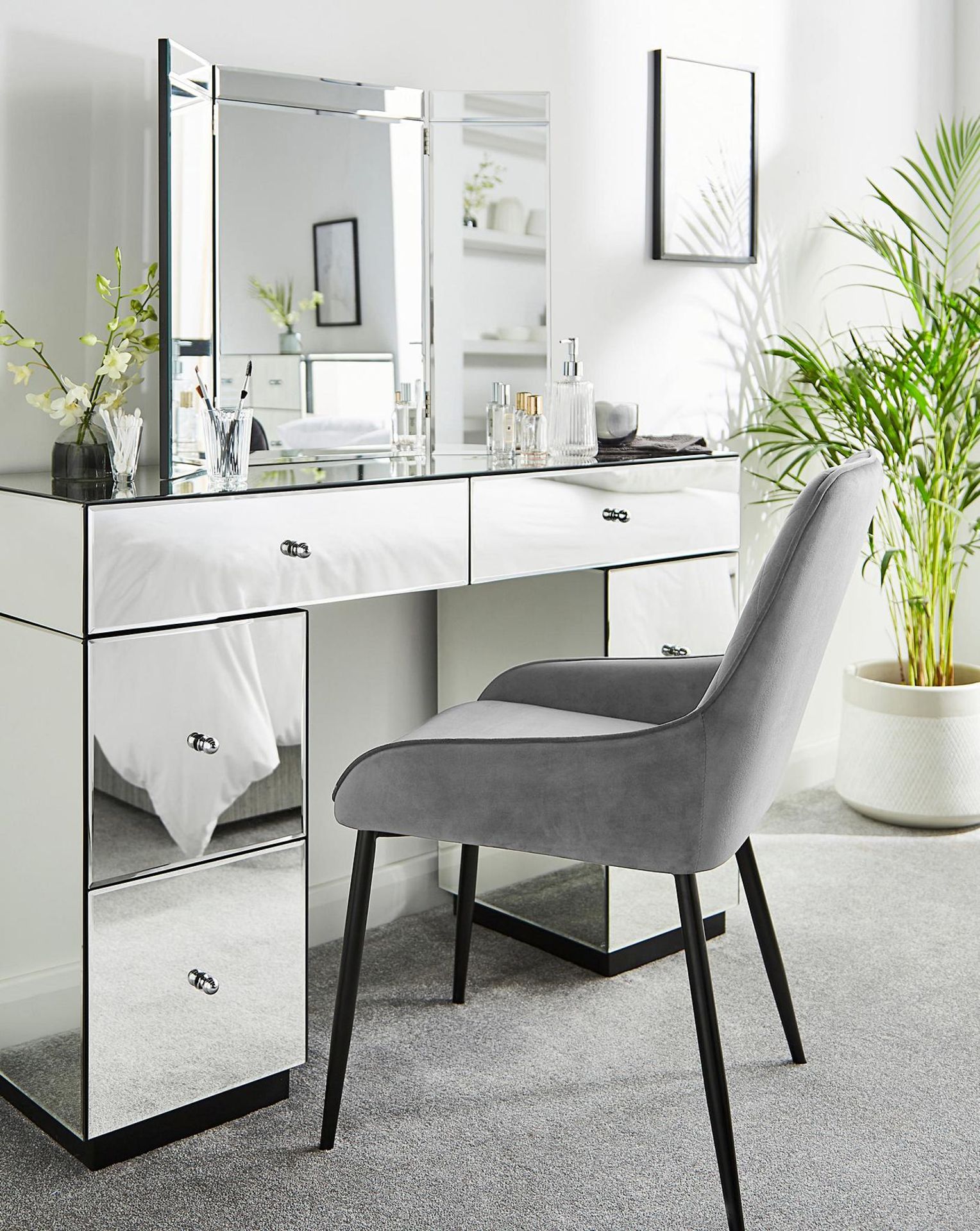 NEW & BOXED Deco Assembled Mirrored Dressing Table. RRP £599. The Mirage Mirrored Dressing Table