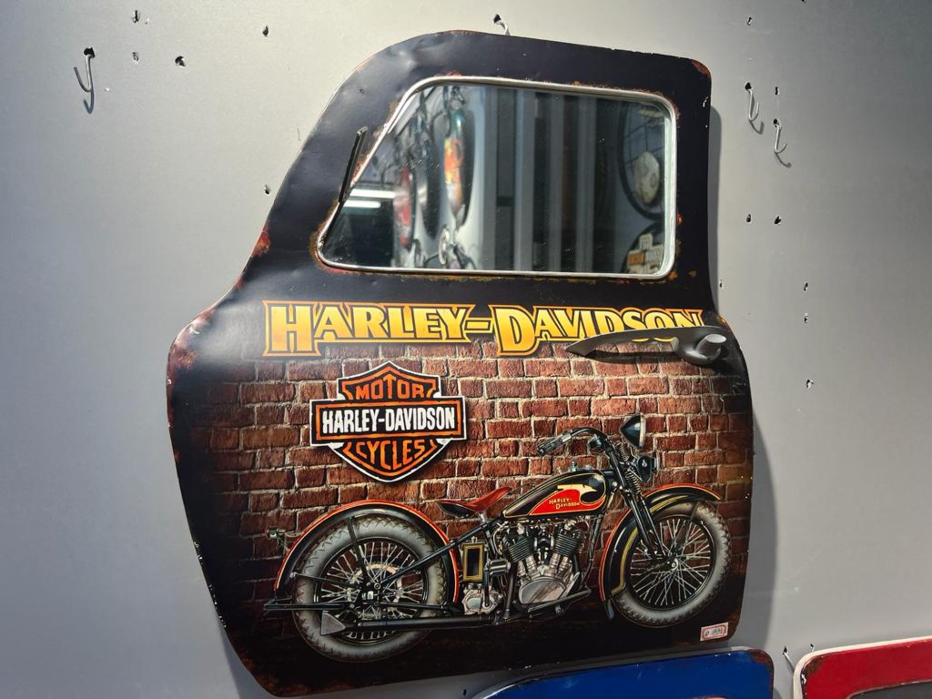 NEW BOXED LARGE METAL HARLEY DAVIDSON CAR DOOR MIRROR (APPROX 50CM X 42CM)