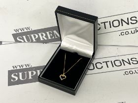 NEW & BOXED 9 CARAT Gold Diamond Heart Pendant Necklace. RRP £135. (ofc)