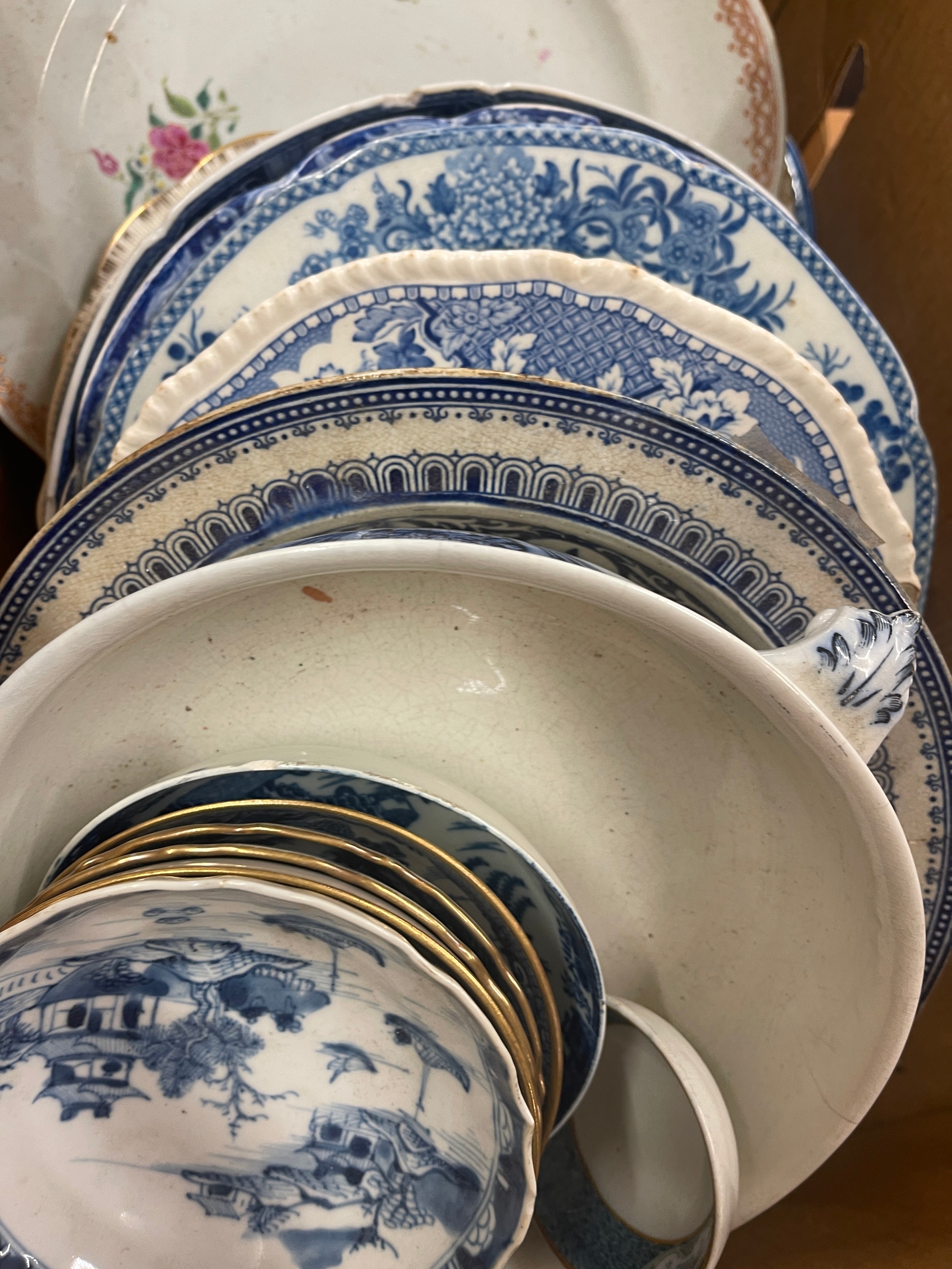 Selection of Versailles ware to include tureens, plates and saucers and and a selection of - Image 4 of 7