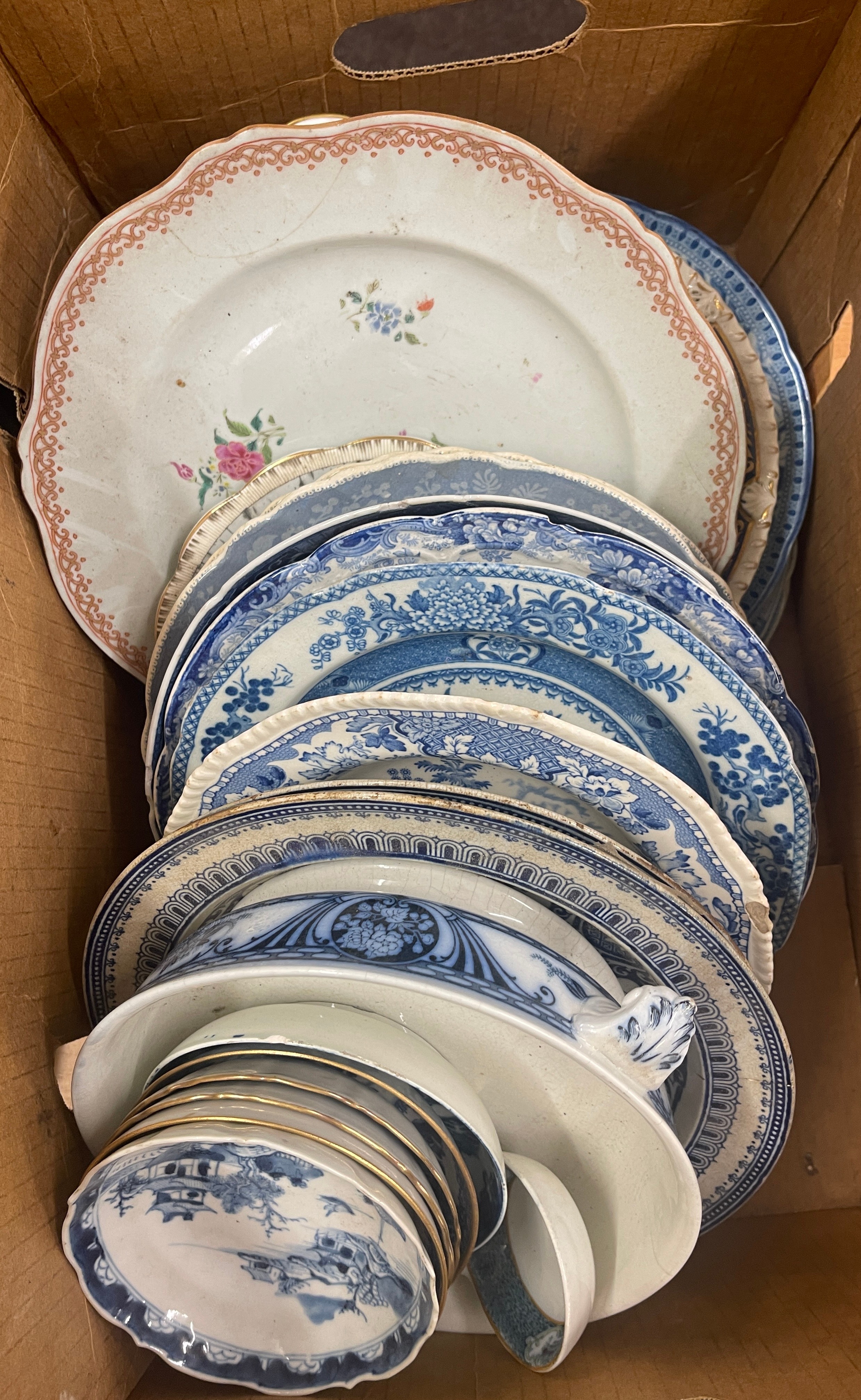 Selection of Versailles ware to include tureens, plates and saucers and and a selection of - Image 7 of 7