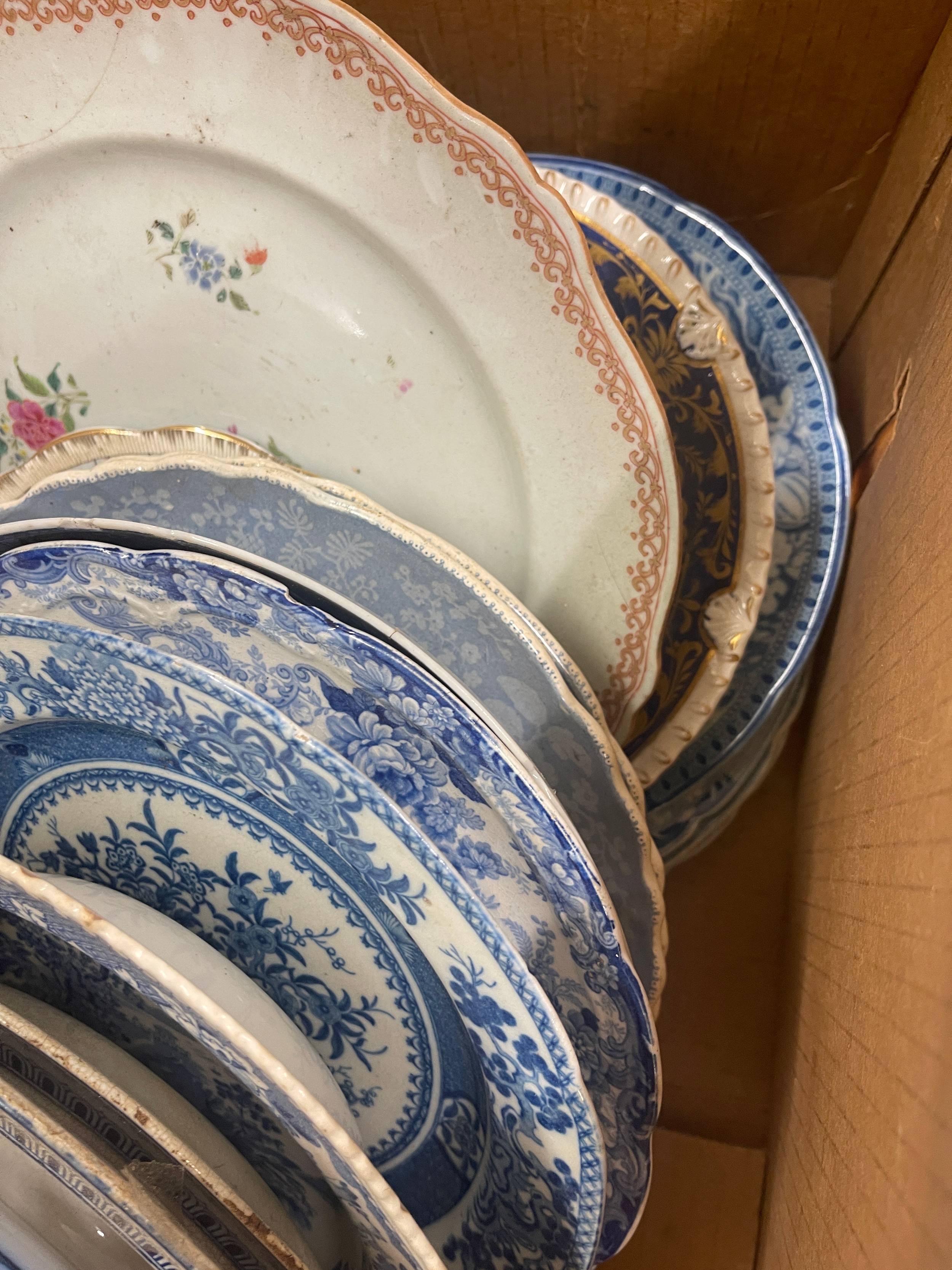 Selection of Versailles ware to include tureens, plates and saucers and and a selection of - Image 3 of 7