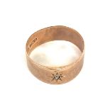 9ct gold wedding band with diamond insert weighs approx 4 grams