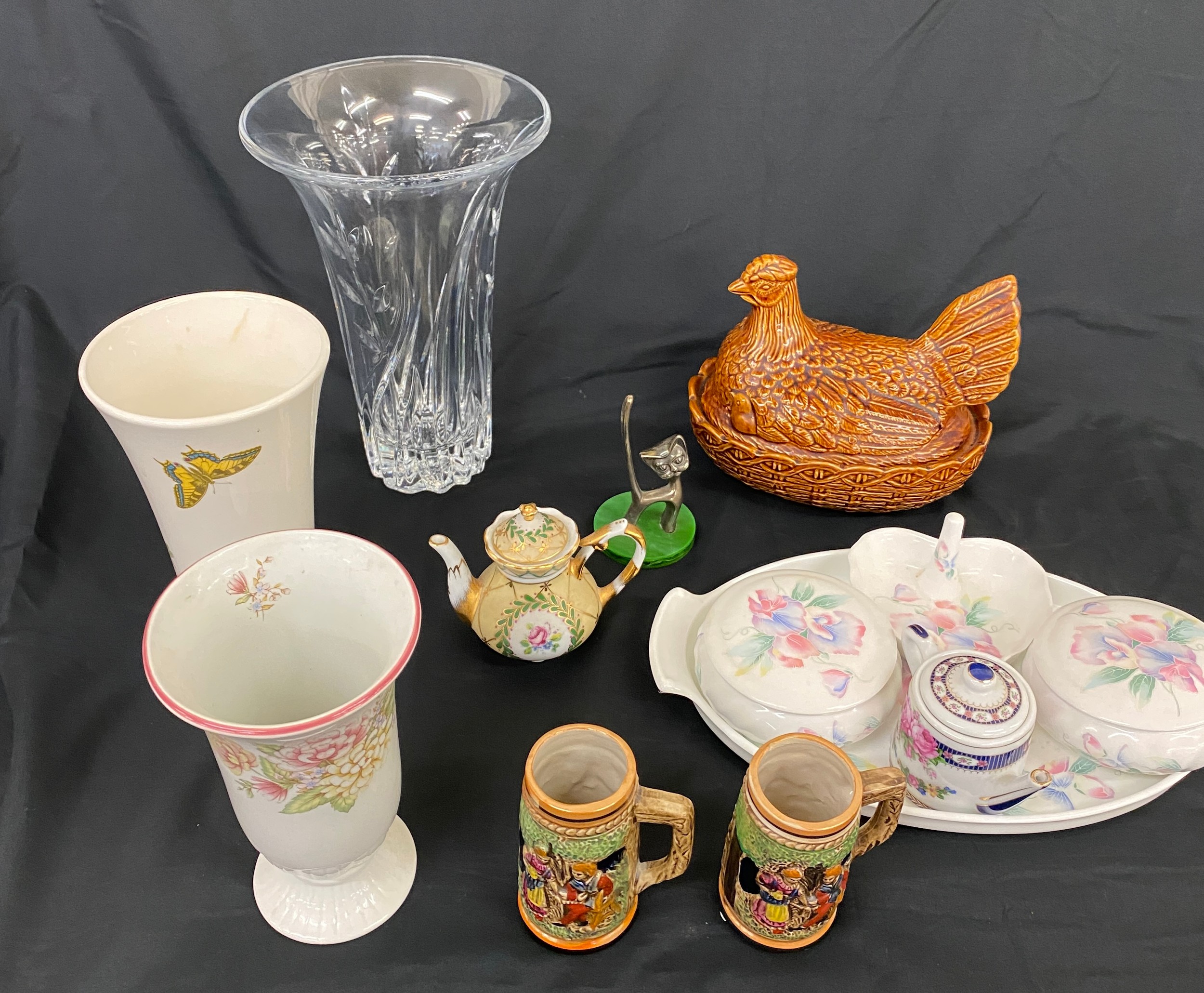 Selection of vintage pottery to include makers, Portmeirion, Ainsley etc