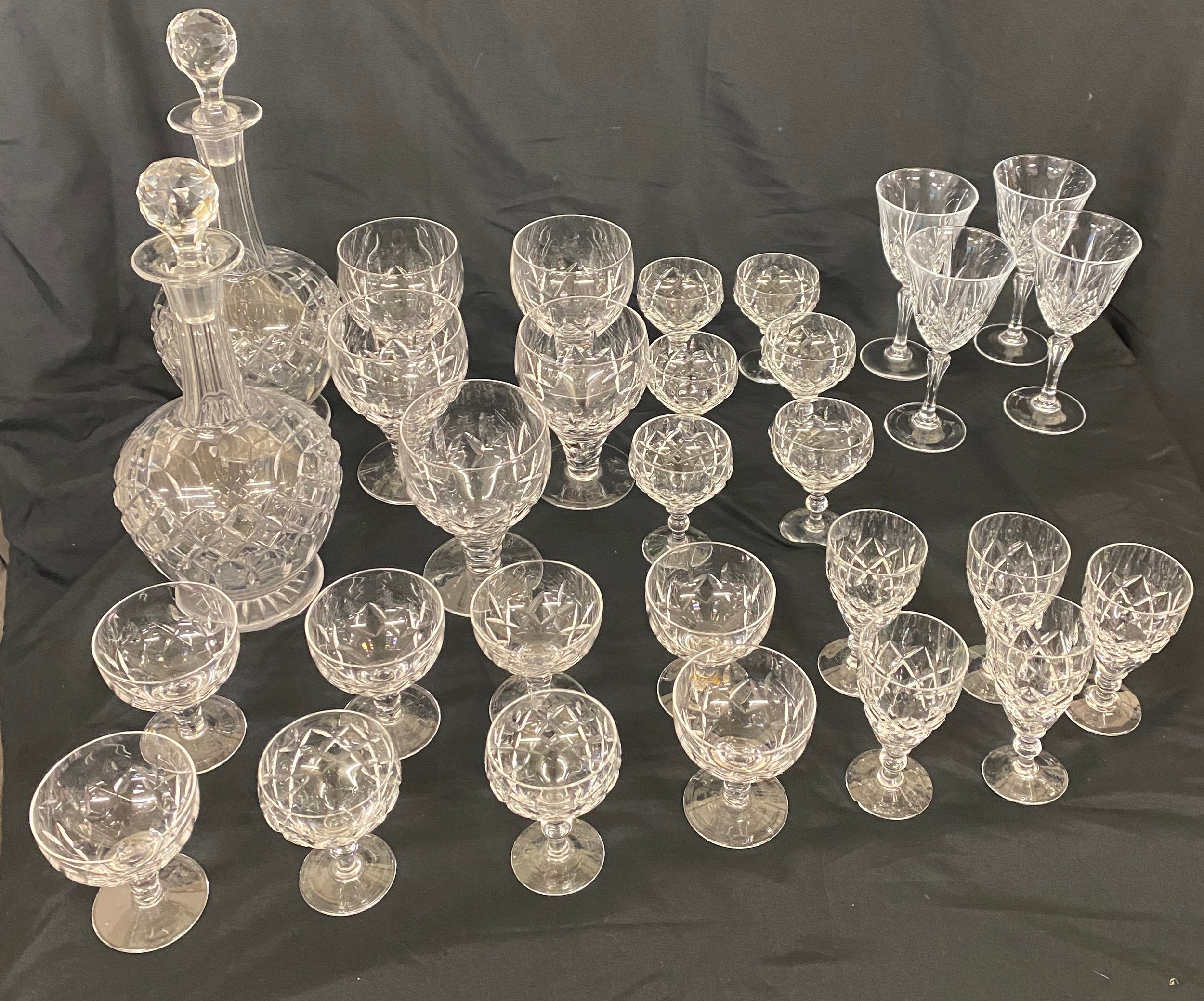 Large selection of vintage crystal glass includes decanters etc - Image 5 of 6