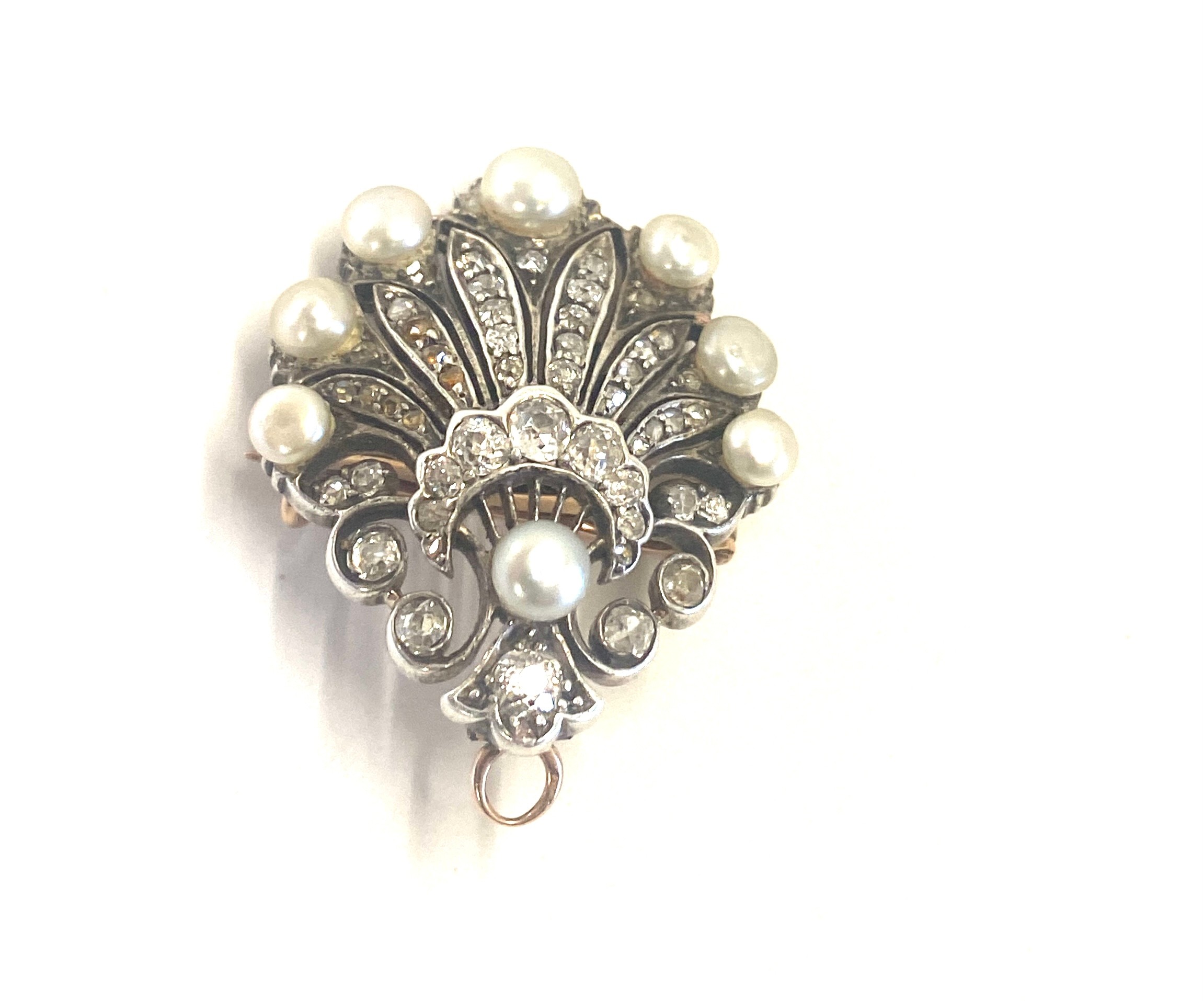 Antique natural pearl and diamond gold backed brooch/ pendant. Measures 4cm tall 3 cm wide. - Image 3 of 8