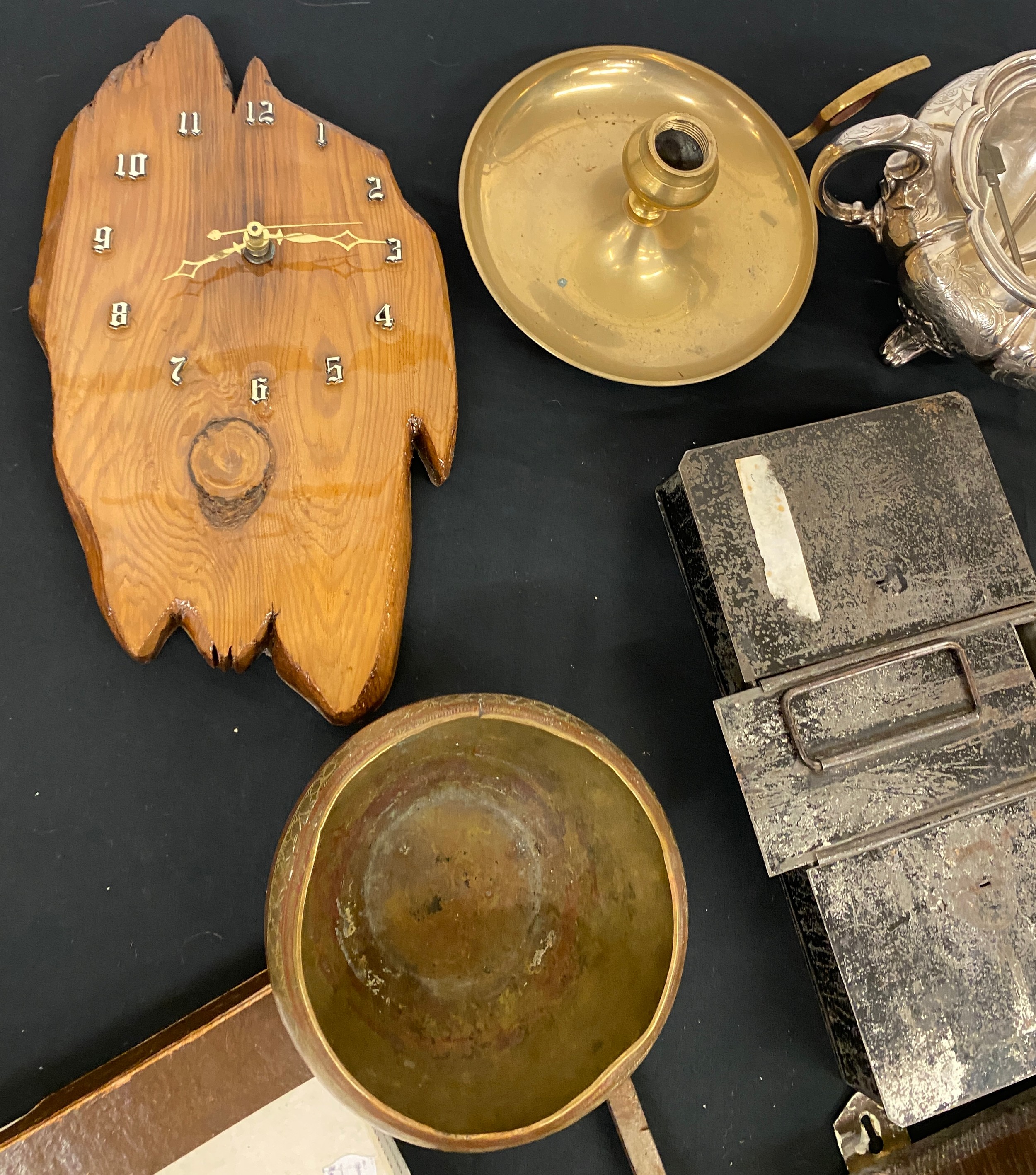 Selection of assorted Wooden and Metal items includes clock, letter holder etc - Image 3 of 8