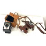 Two vintage cameras to include Coronet Consul model no R72449 and a Halina 35x both cased