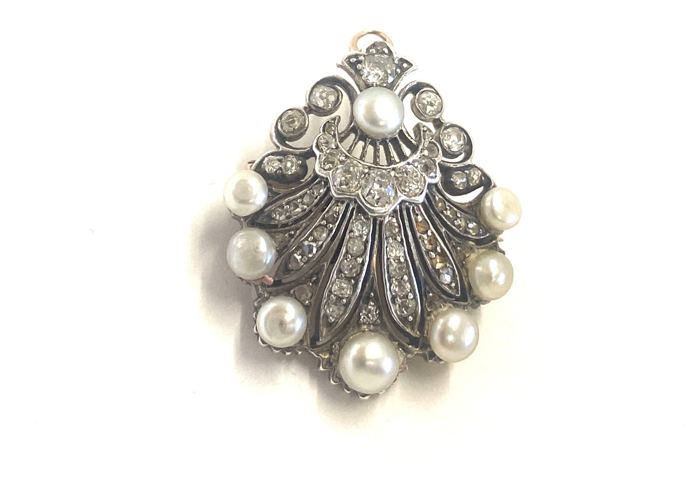 Antique natural pearl and diamond gold backed brooch/ pendant. Measures 4cm tall 3 cm wide. - Image 2 of 8