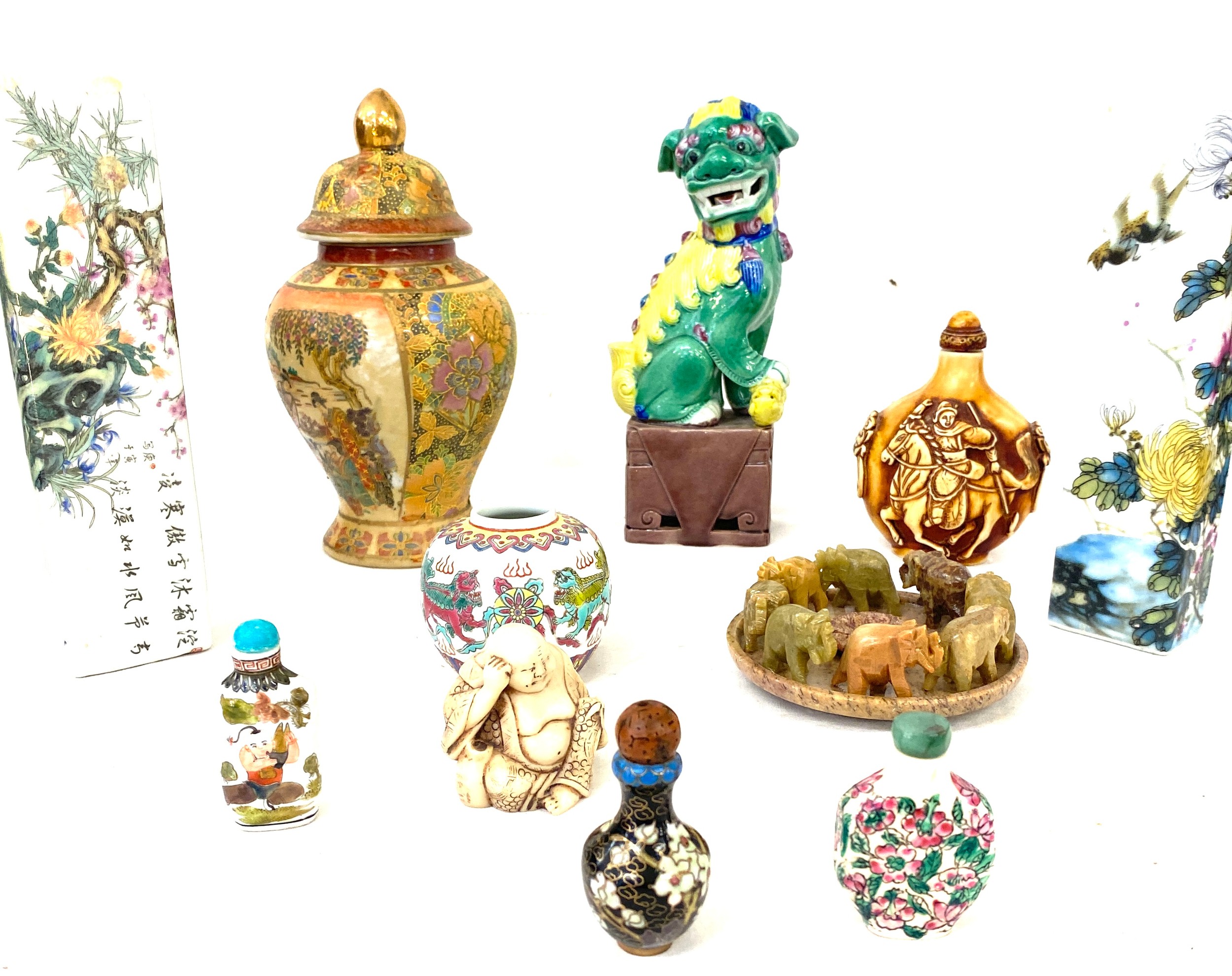 Selection vintage and later oriental pieces to include lidded vase, snuff bottles, flower vase etc - Image 4 of 7