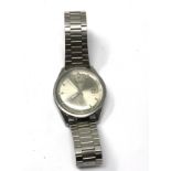 Vintage gents seiko automatic wristwatch 7005-8062 the watch will tick when shaken but stops glass