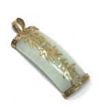 9ct gold & jade chinese pendant weight 4.1g