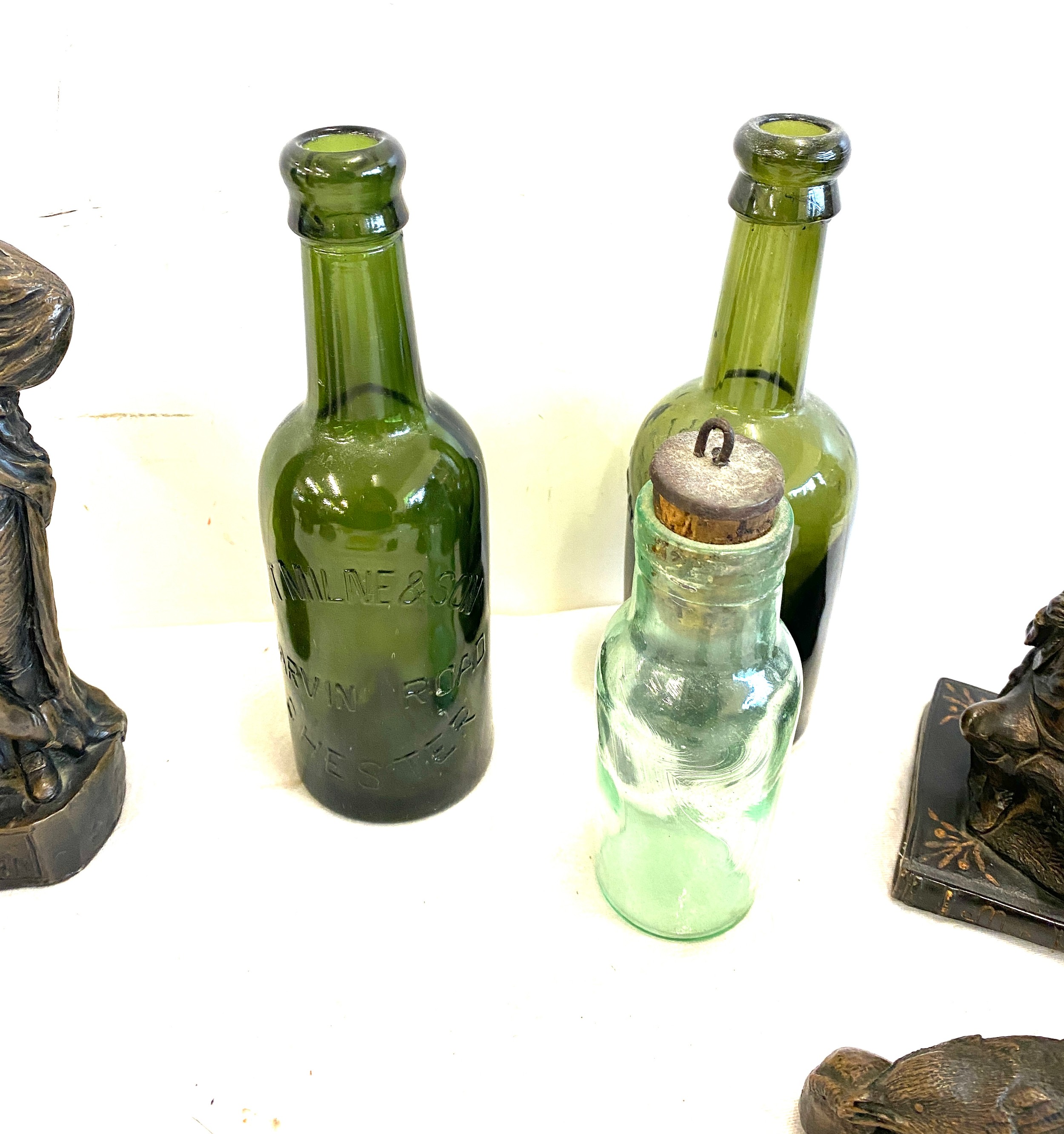 Selection of collectables to include glass bottles, vases, ornaments etc - Image 5 of 11