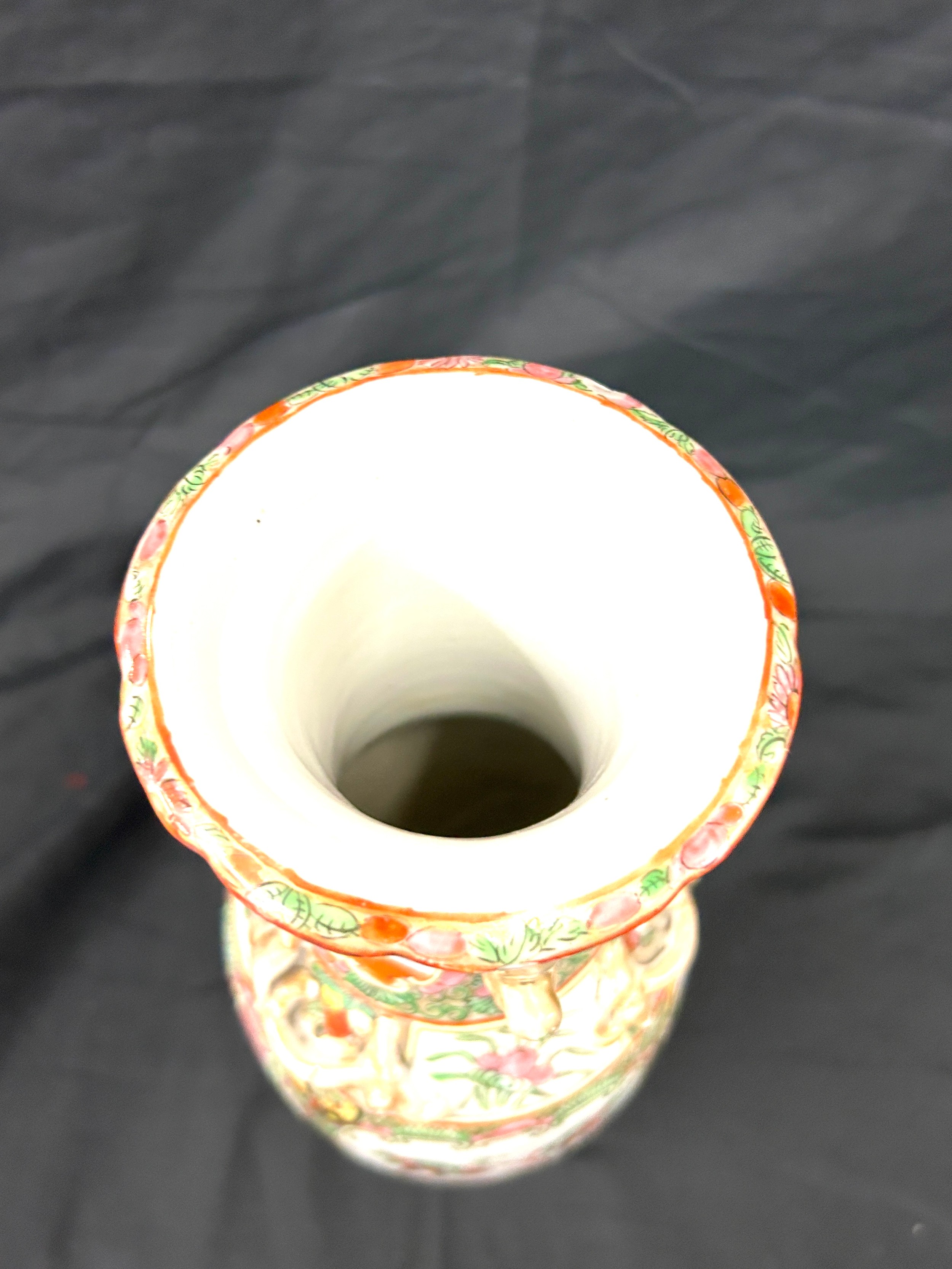 Antique Chinese Canton famille rose vase, approximate height 30cm - Image 4 of 5