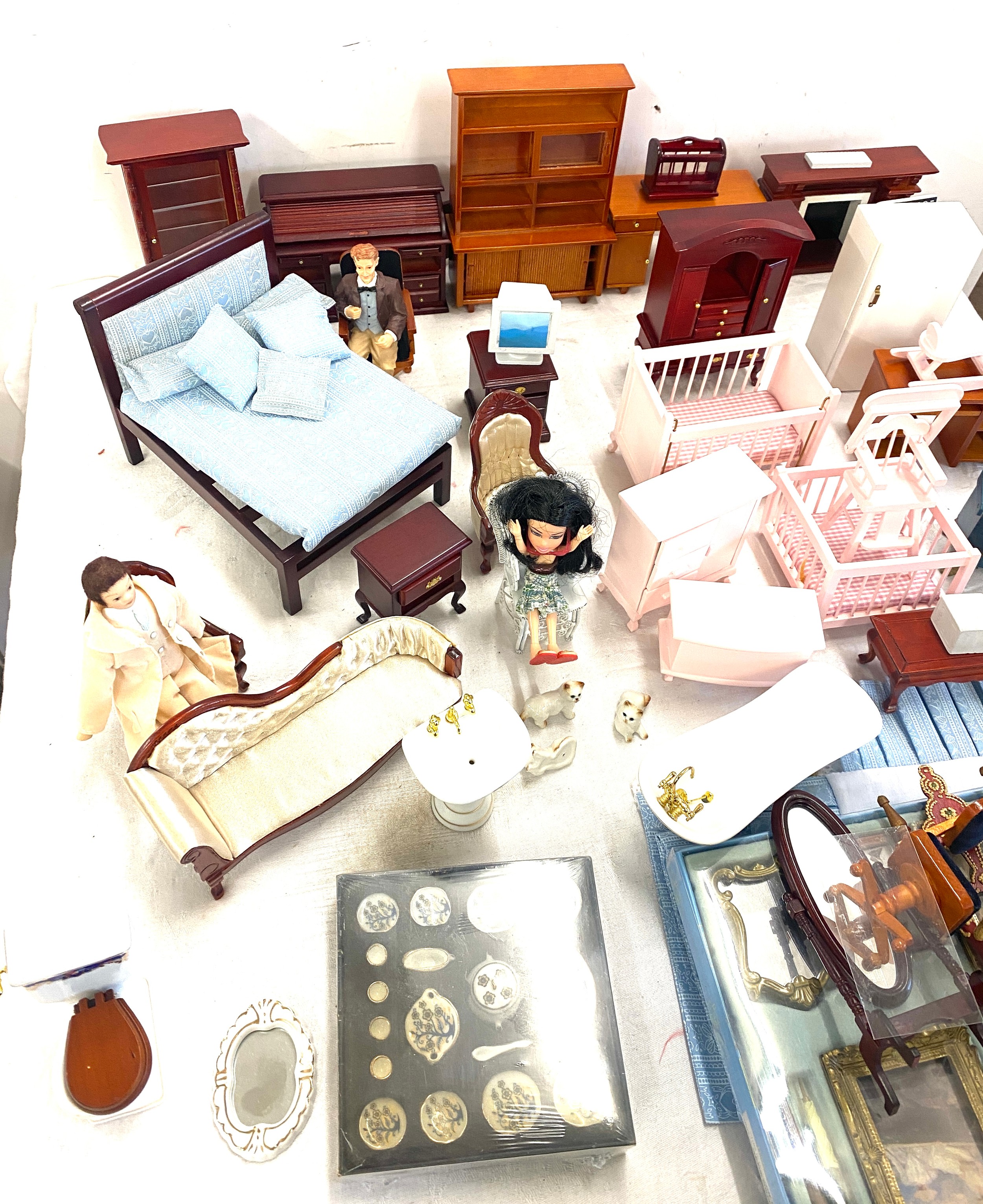 Large selection of vintage and later dolls house furniture includes Bed, Toilet etc - Image 2 of 9