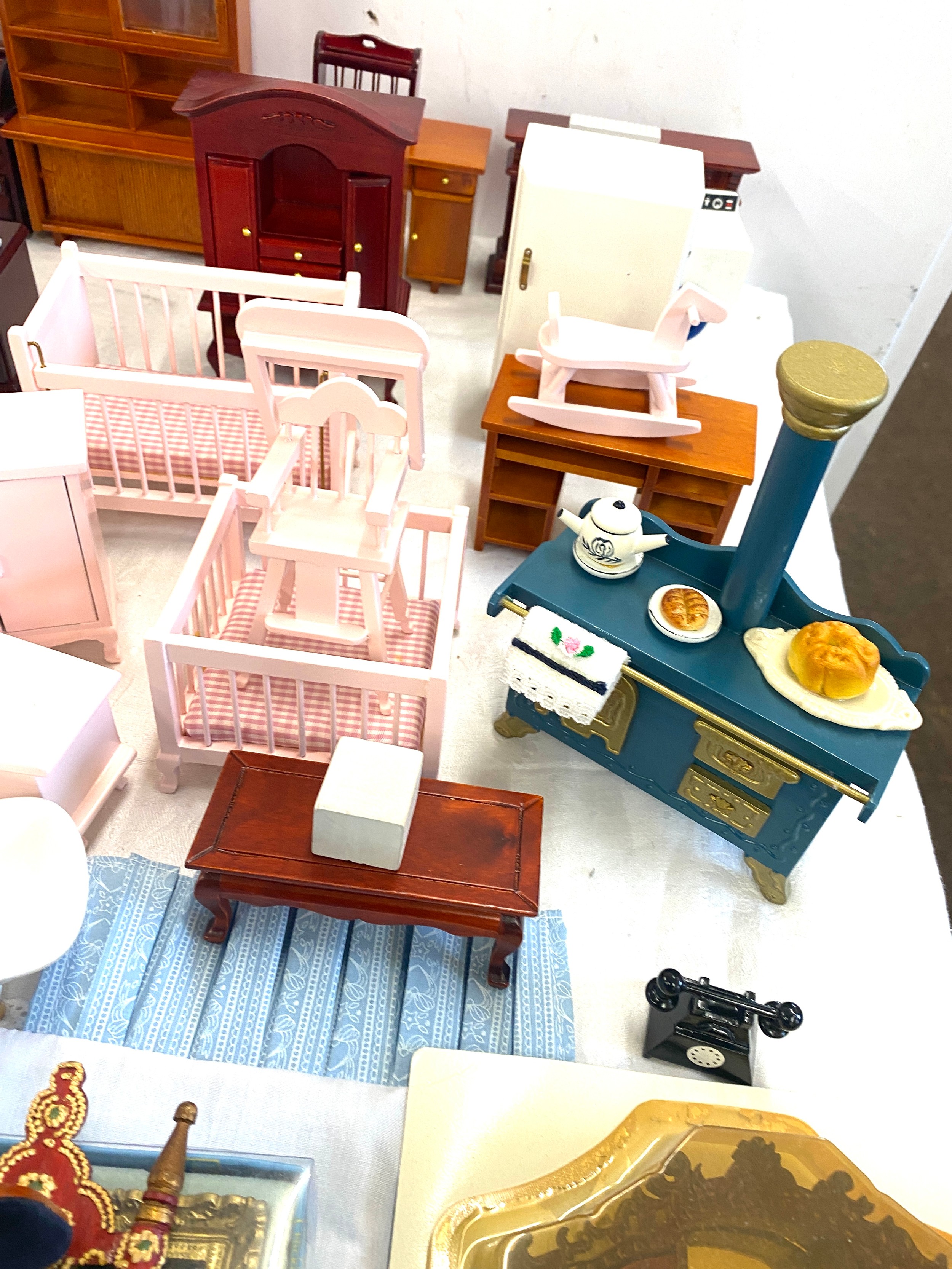 Large selection of vintage and later dolls house furniture includes Bed, Toilet etc - Image 6 of 9