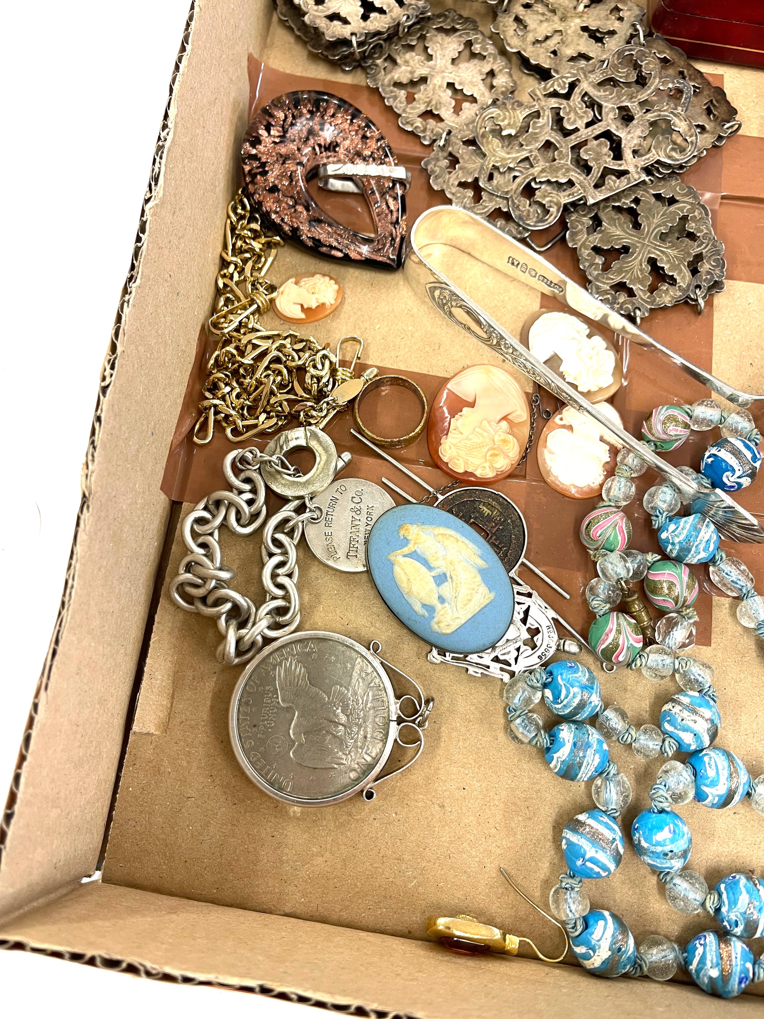 Box of various vintage items to include Bible, nurses belt, costume jewellery etc - Image 6 of 7